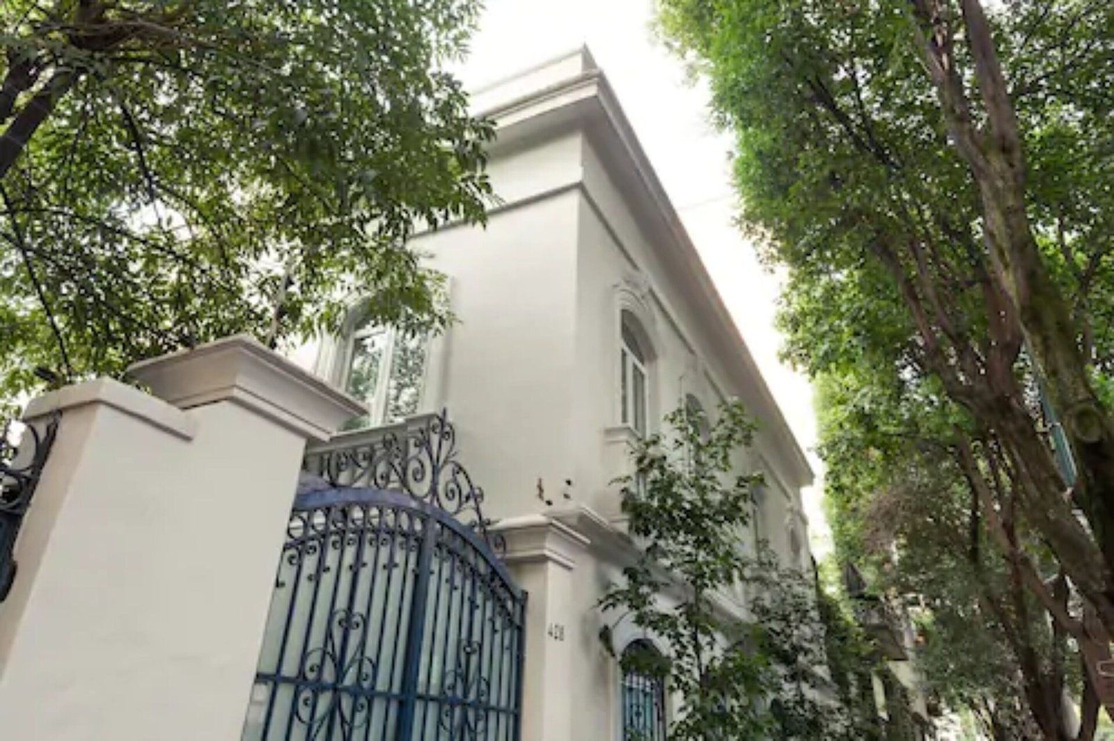 Hotel Villa Condesa — backstory