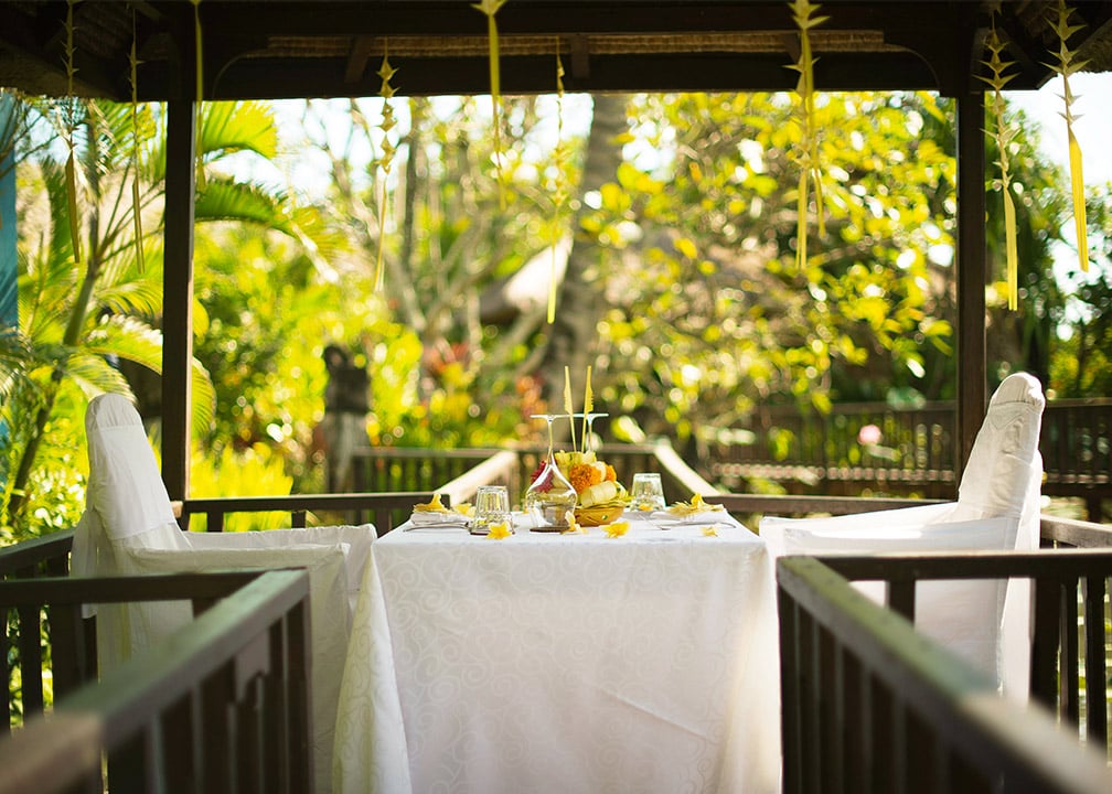 Hotel Tugu Bali, at the table