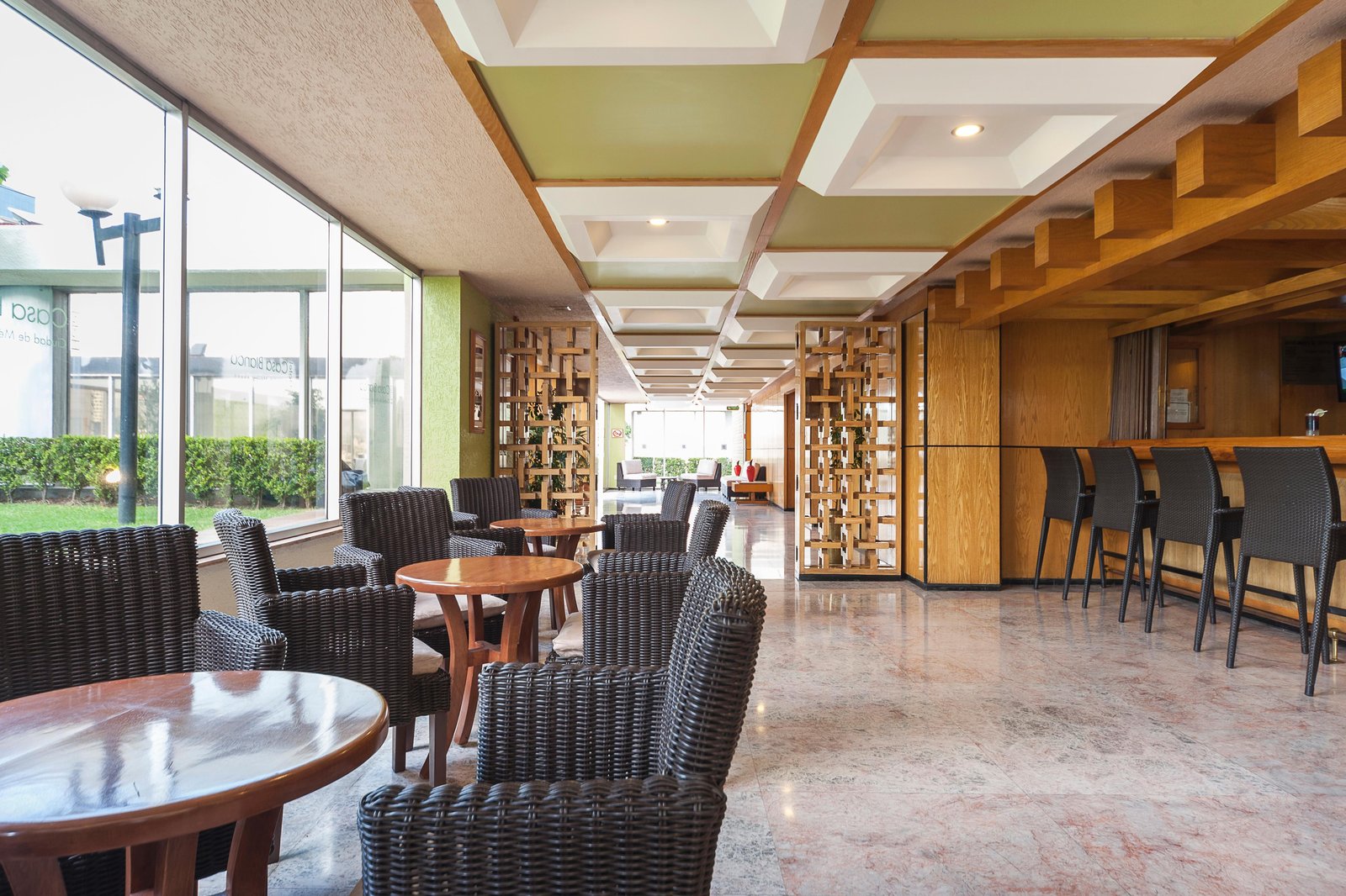 Hotel Casa Blanca — eat & drink