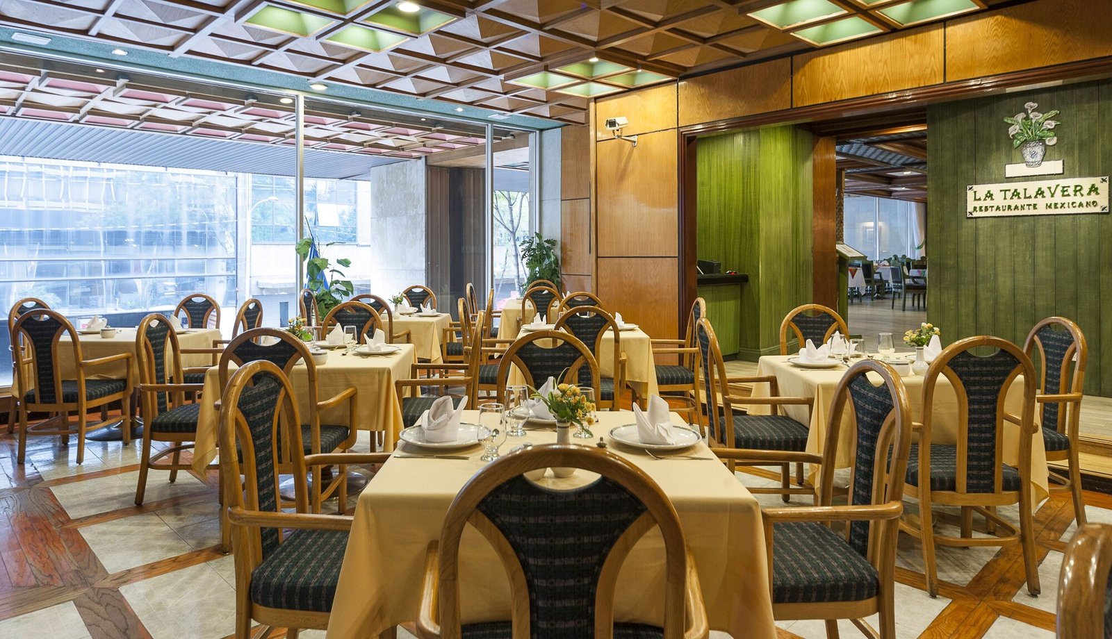 Hotel Casa Blanca — eat & drink