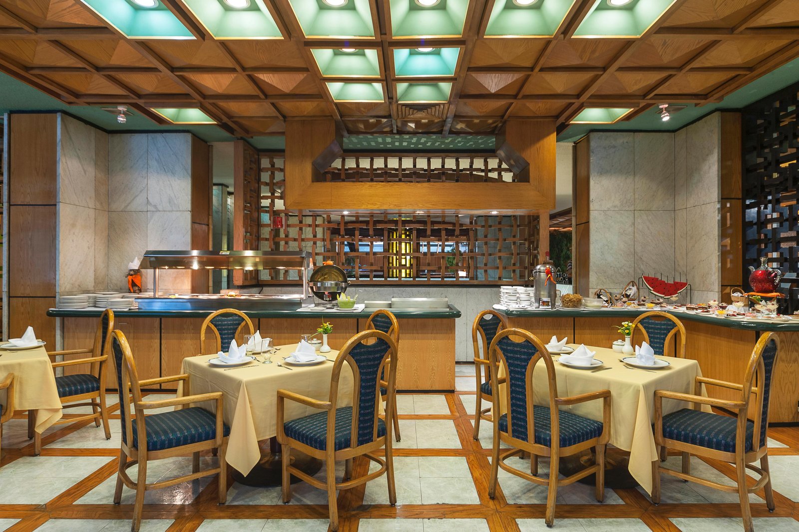 Hotel Casa Blanca — eat & drink