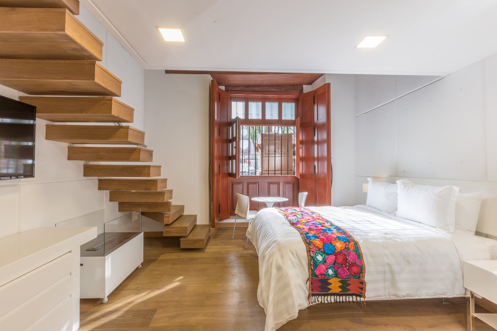 Domingo Santo — rooms