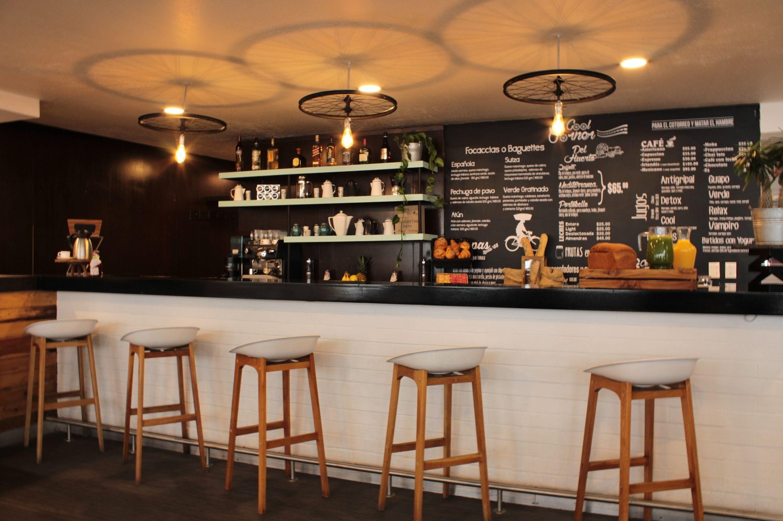 Hotel B Urban Xaman — eat & drink