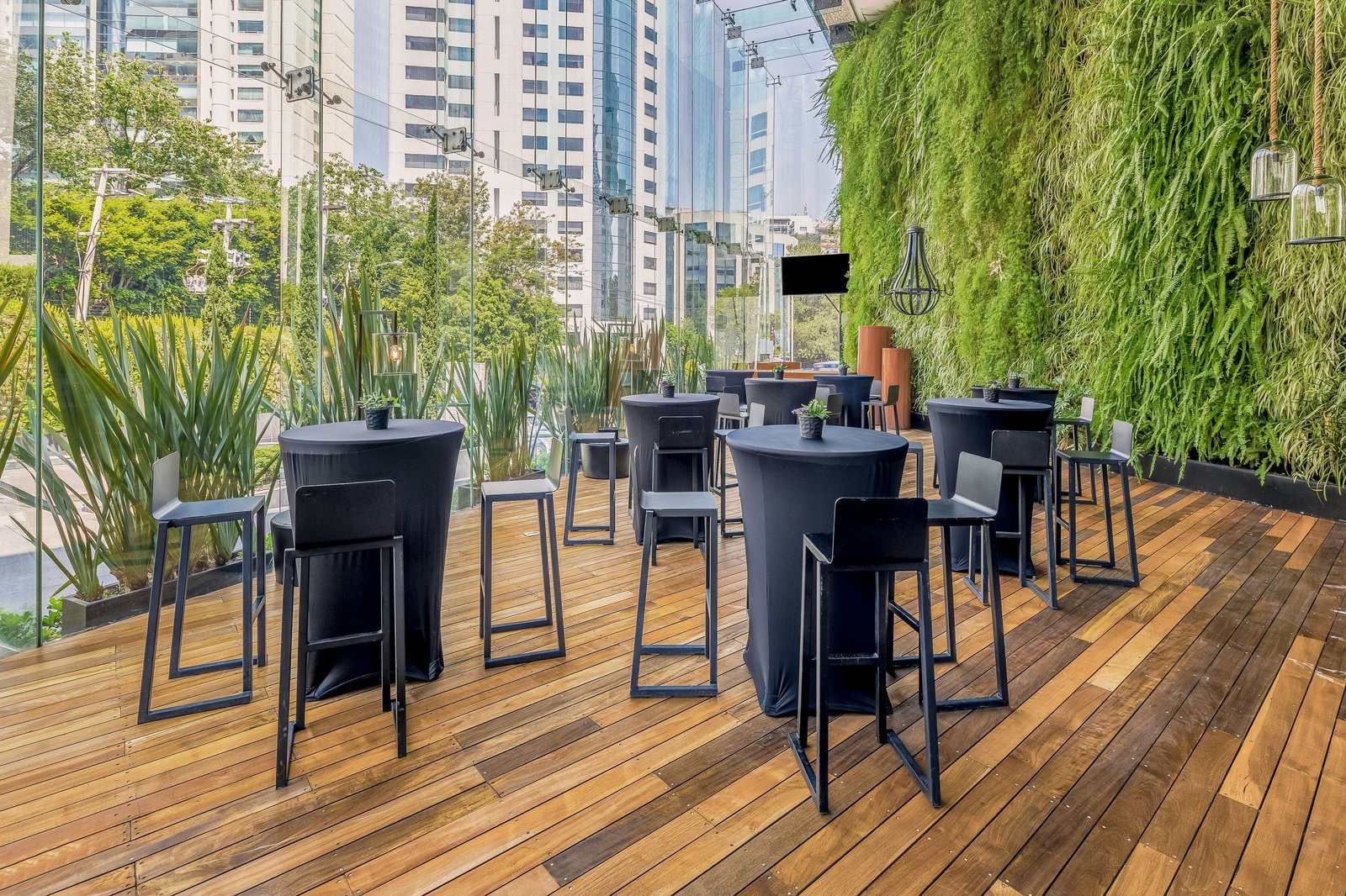 Live Aqua Ciudad de México Bosques de las Lomas — vibe