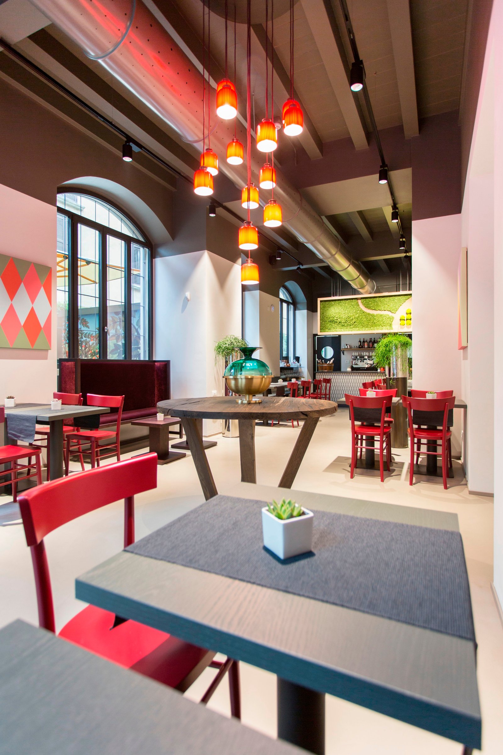Savona 18 Suites — eat & drink