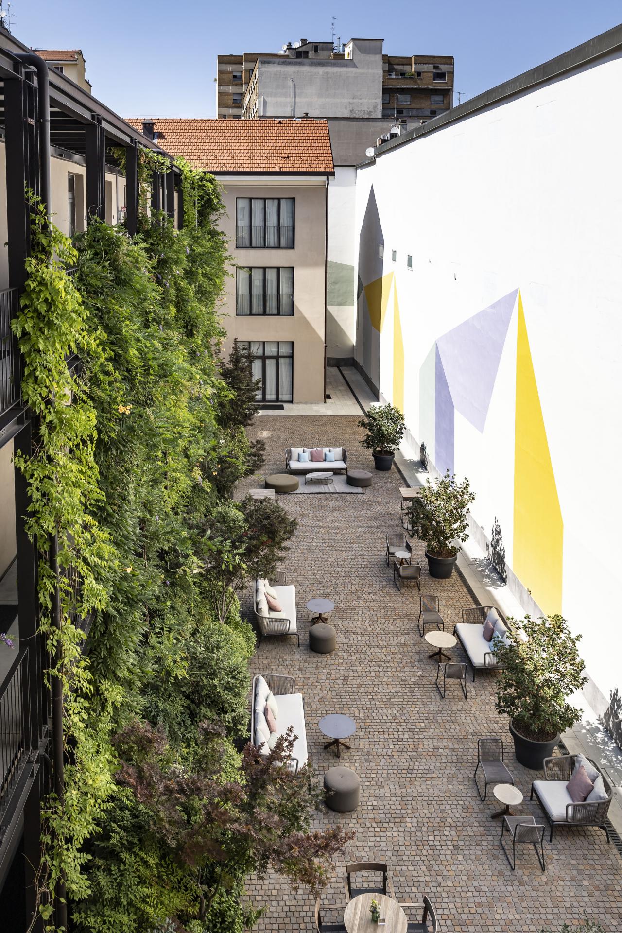 Savona 18 Suites — vibe