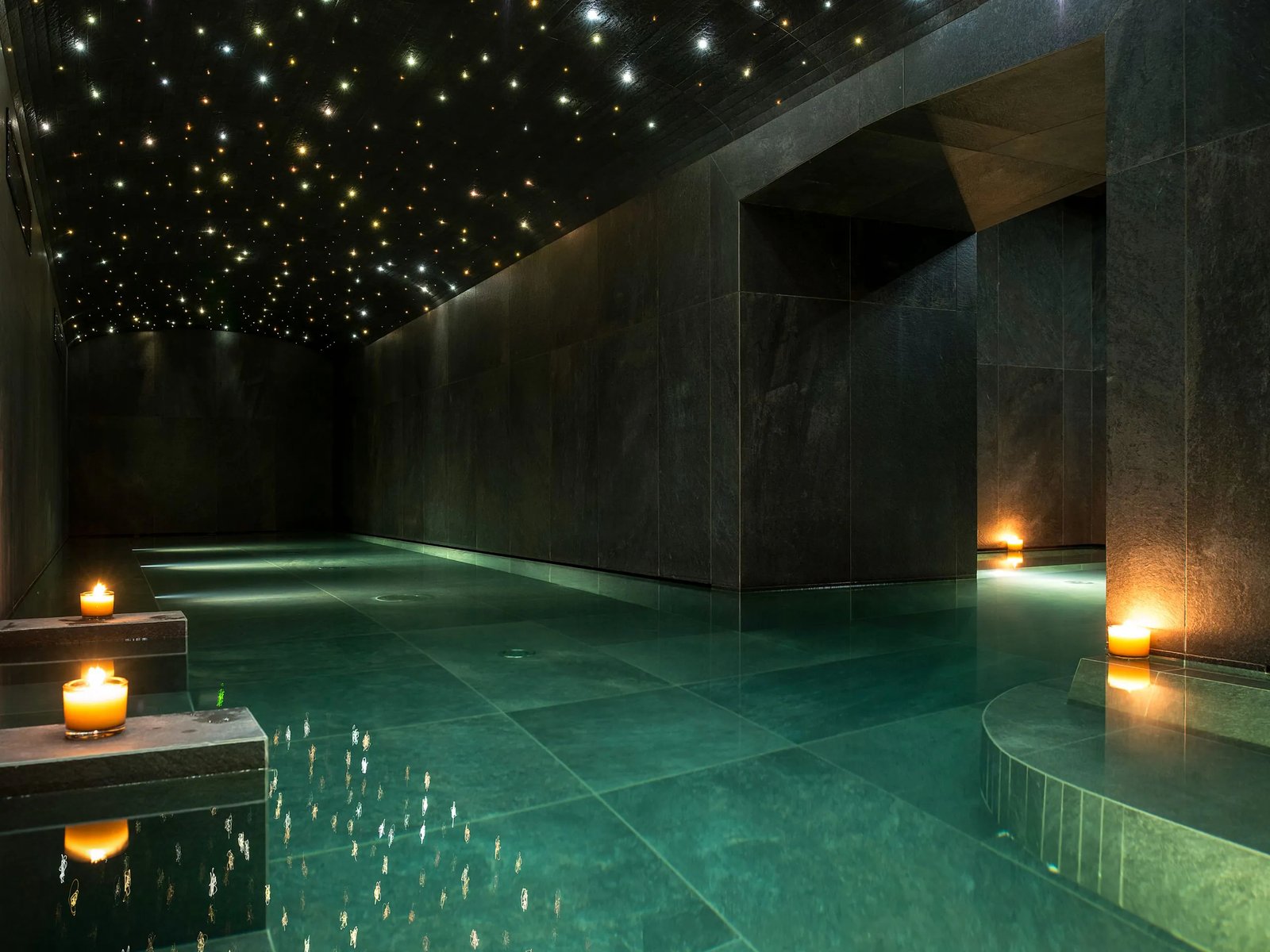Hyatt Centric Milan Centrale, the pool