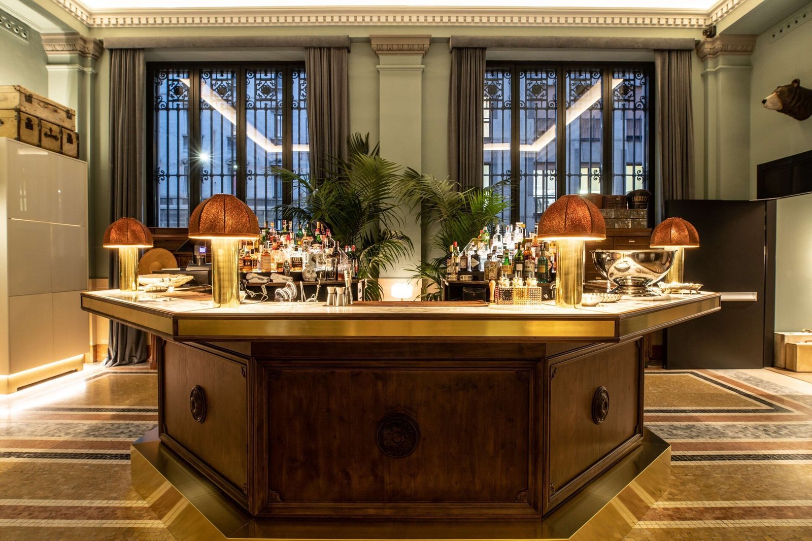 Palazzo Touring Club Milan, A Radisson Collection Hotel, at the table