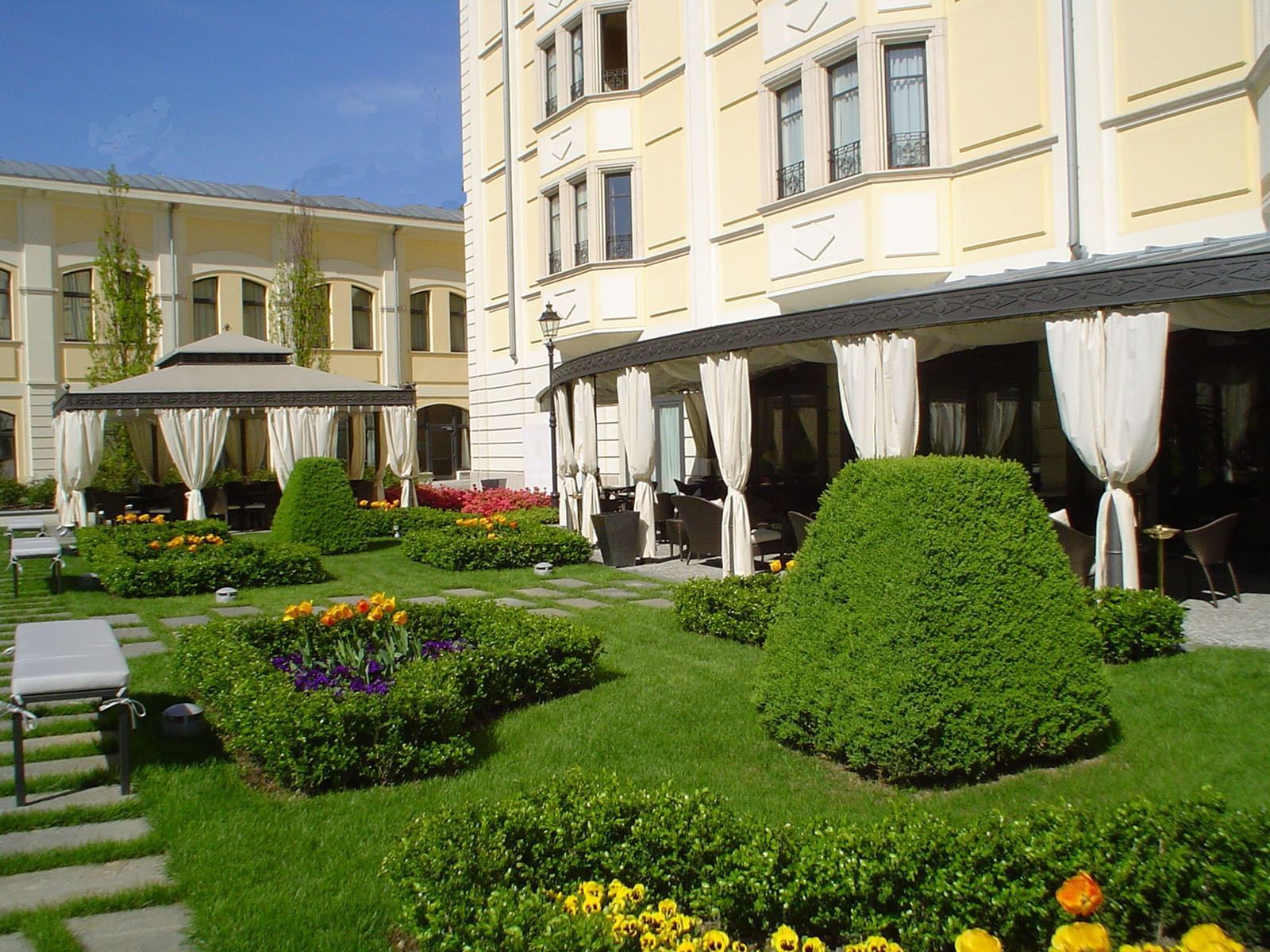 Grand Visconti Palace Hotel — vibe