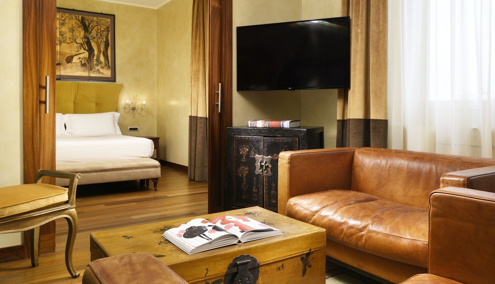 Enterprise Hotel — rooms