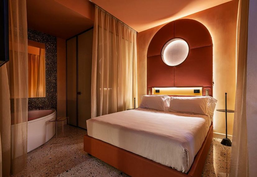 Enterprise Hotel — rooms
