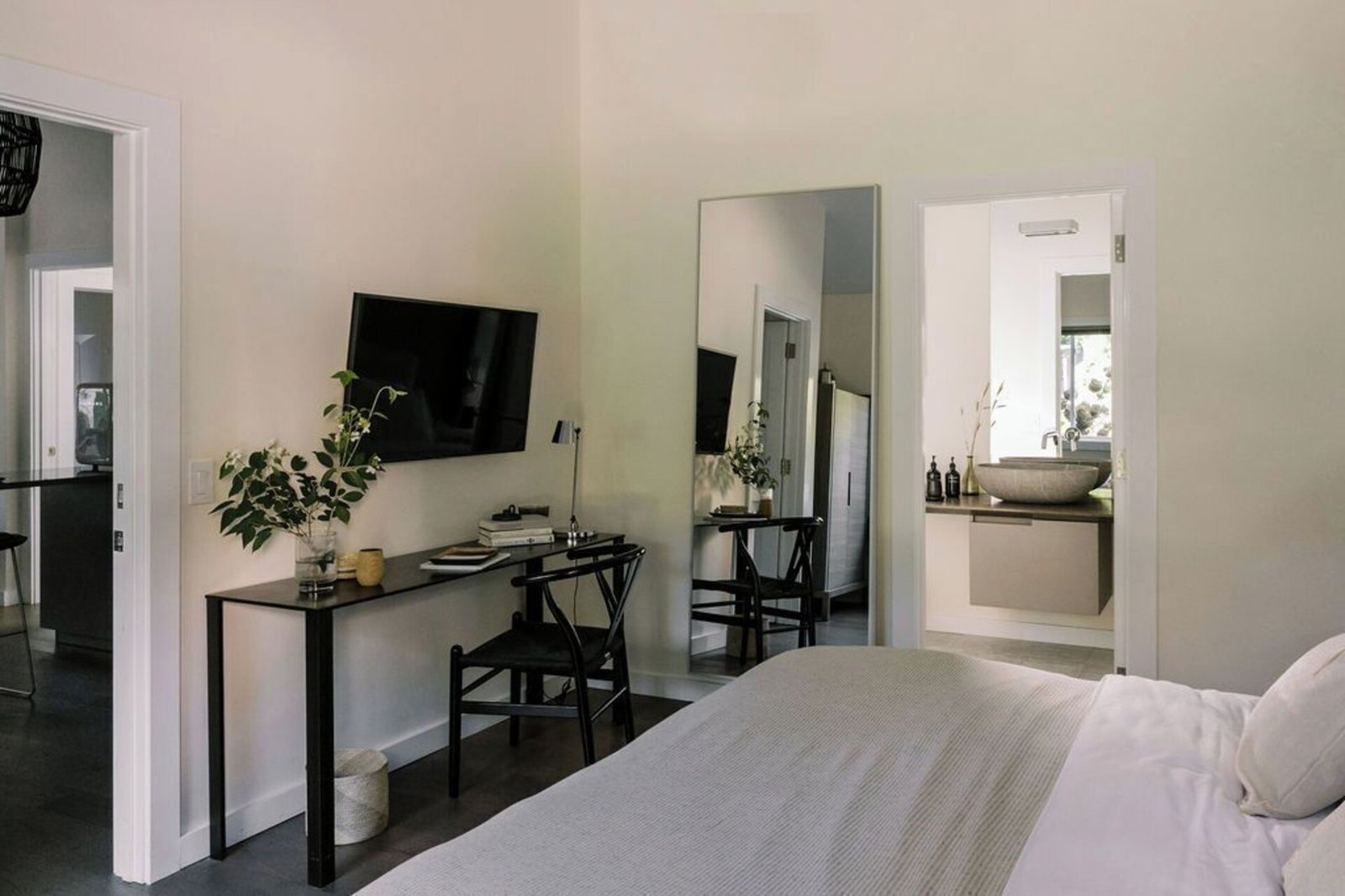 The Roundtree Amagansett — rooms