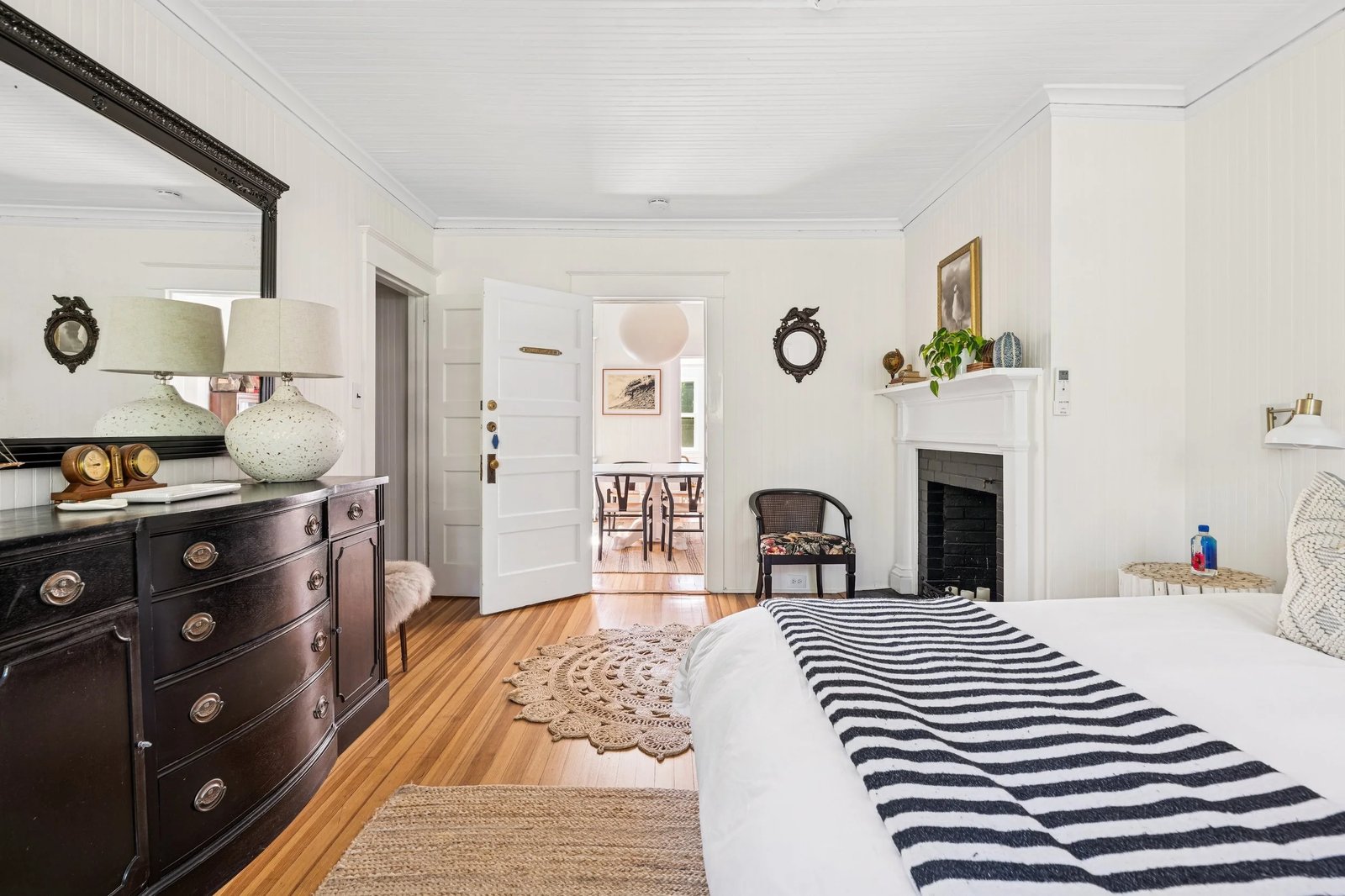 Bellport Inn — rooms