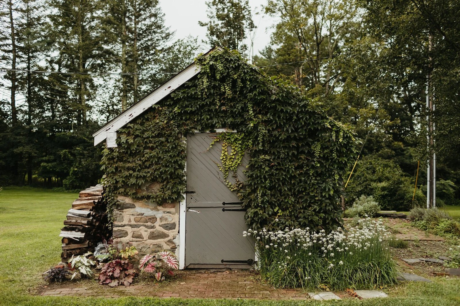 Hasbrouck House — vibe