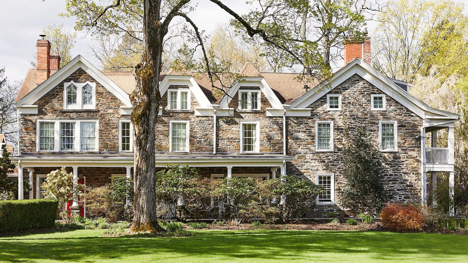Hasbrouck House — backstory