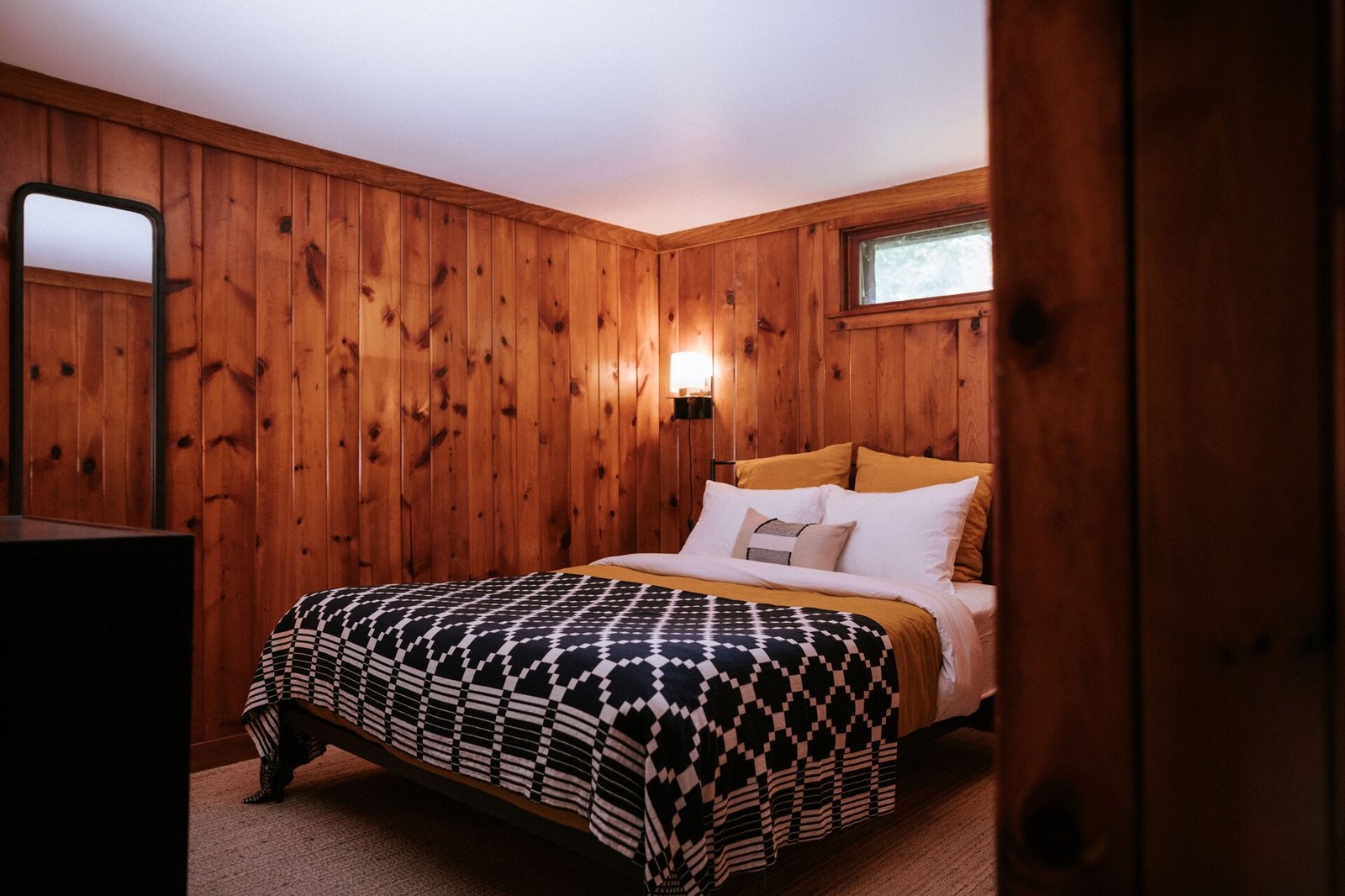 The Leeway — rooms