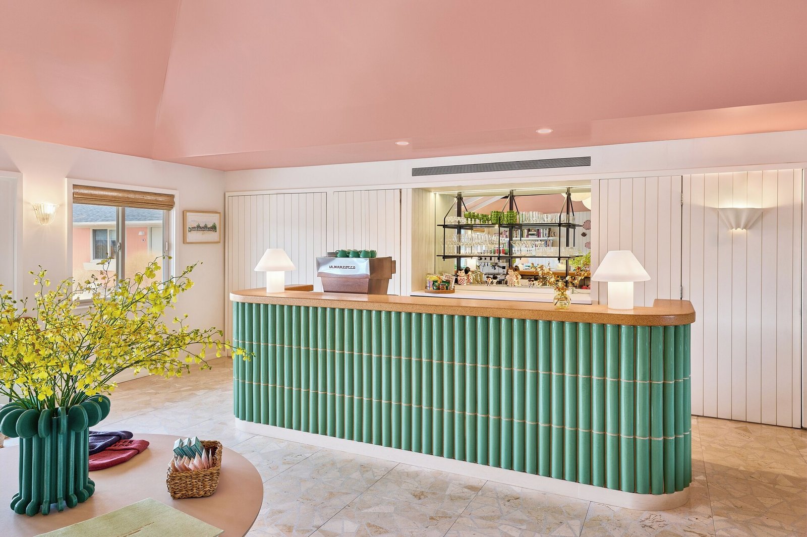 Silver Sands Motel & Beach Bungalows — vibe