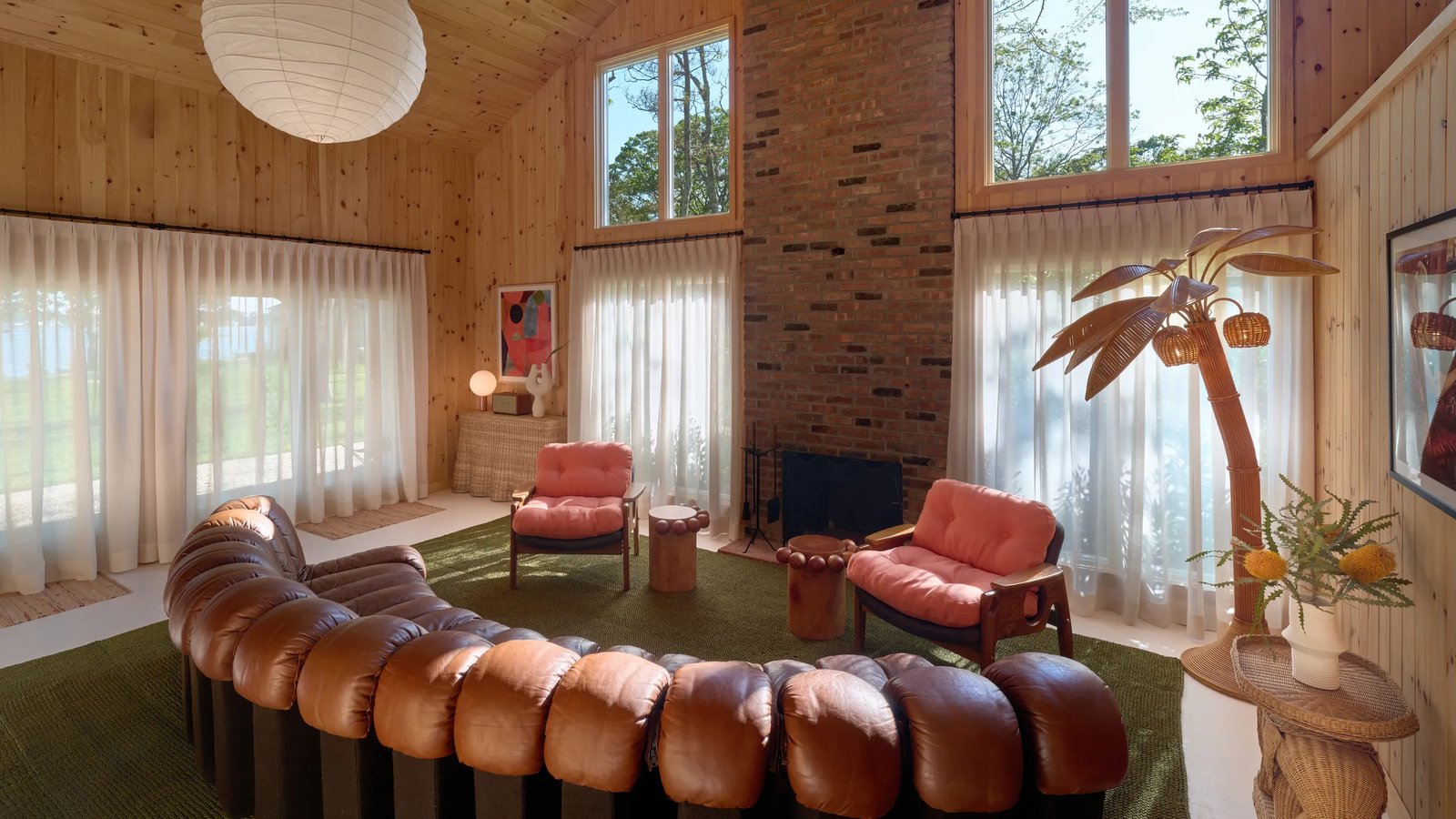 Silver Sands Motel & Beach Bungalows — eat & drink