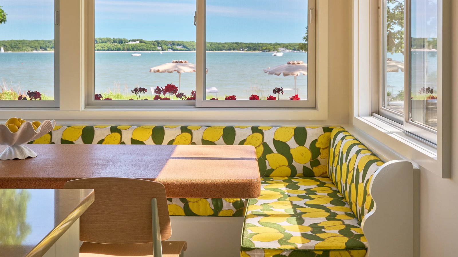 Silver Sands Motel & Beach Bungalows — rooms