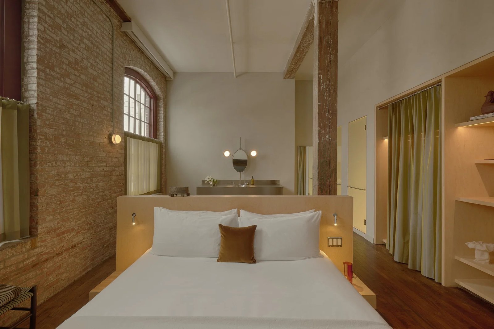 Pocketbook Hudson — rooms