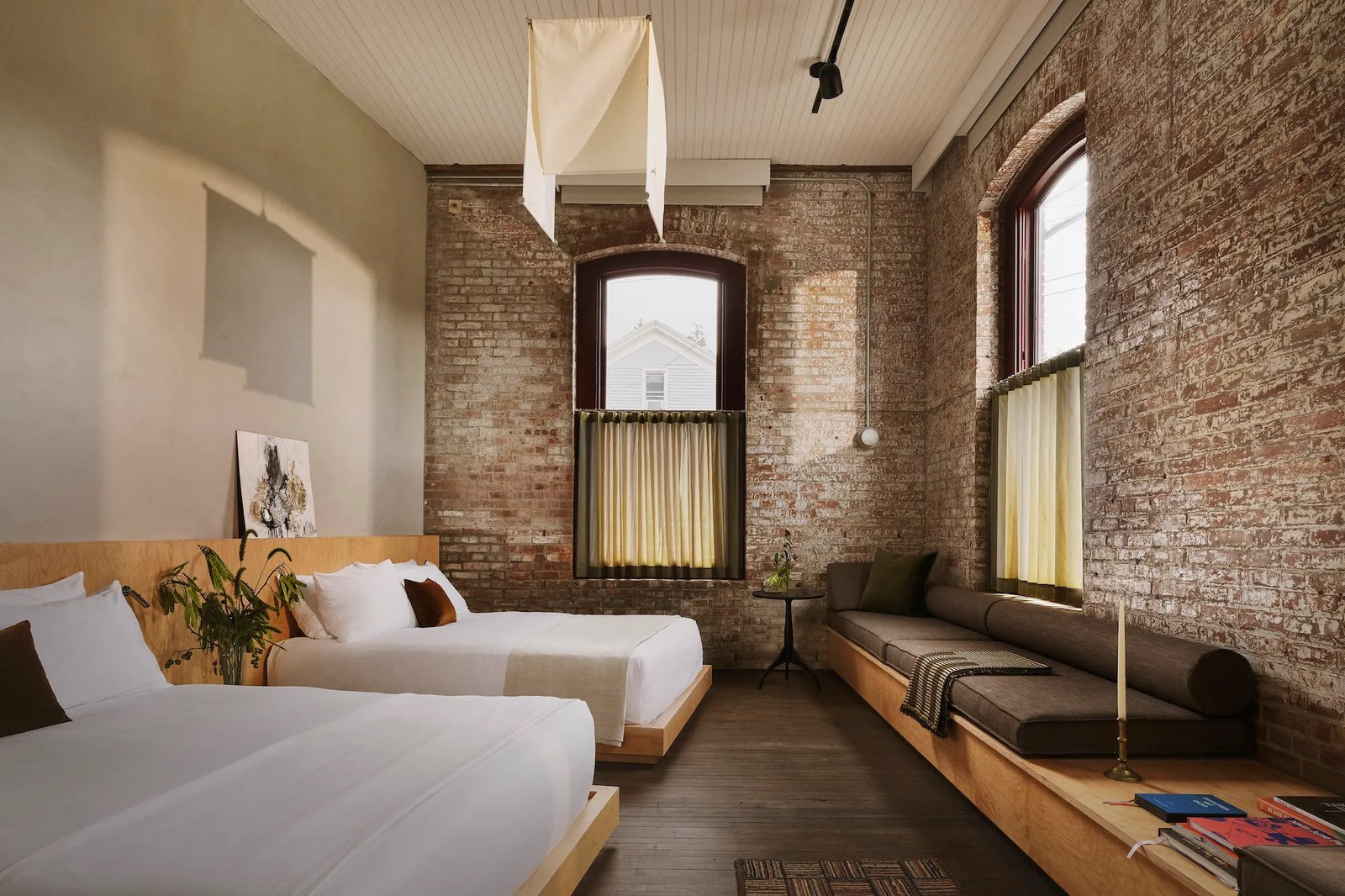 Pocketbook Hudson — rooms