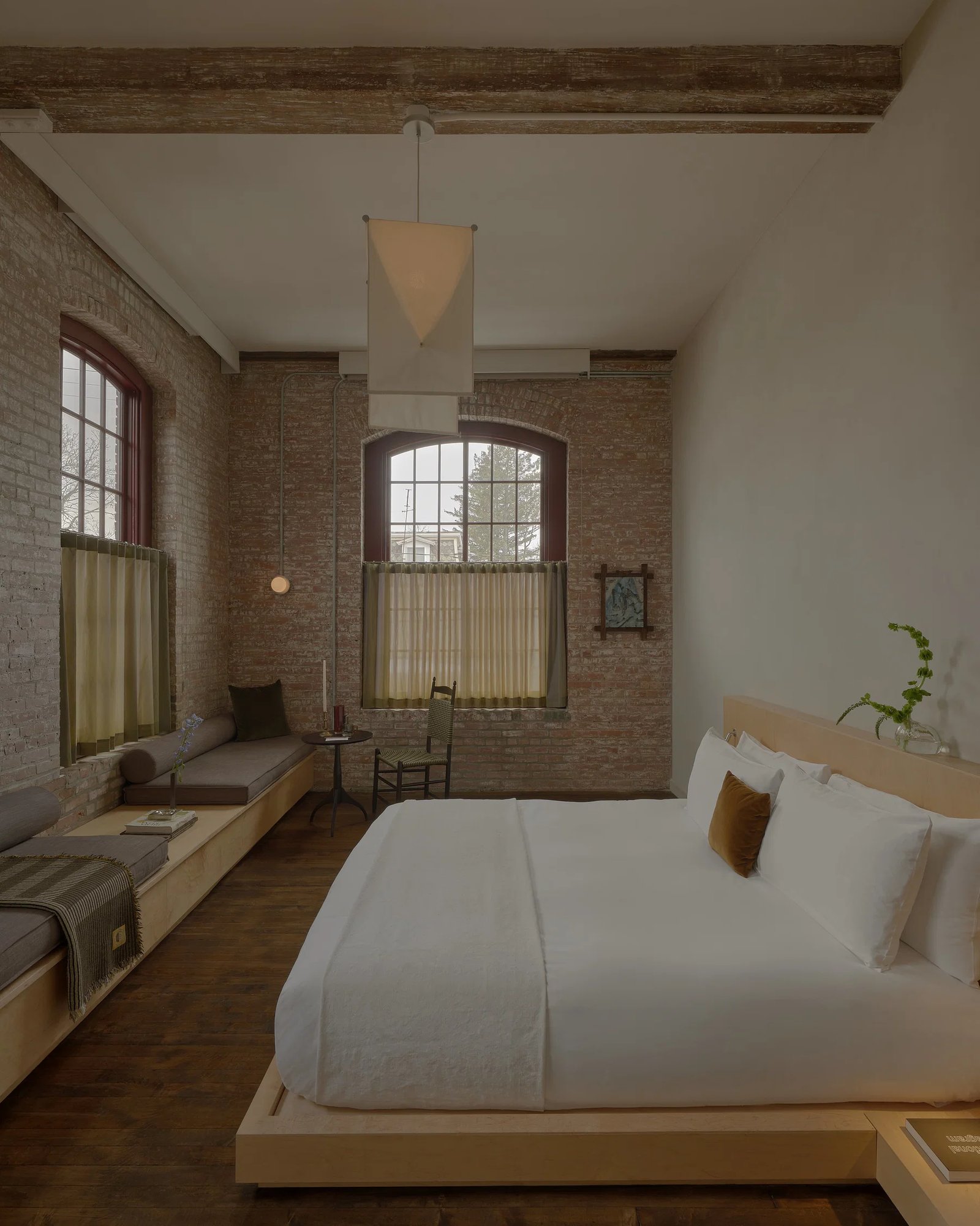 Pocketbook Hudson — rooms
