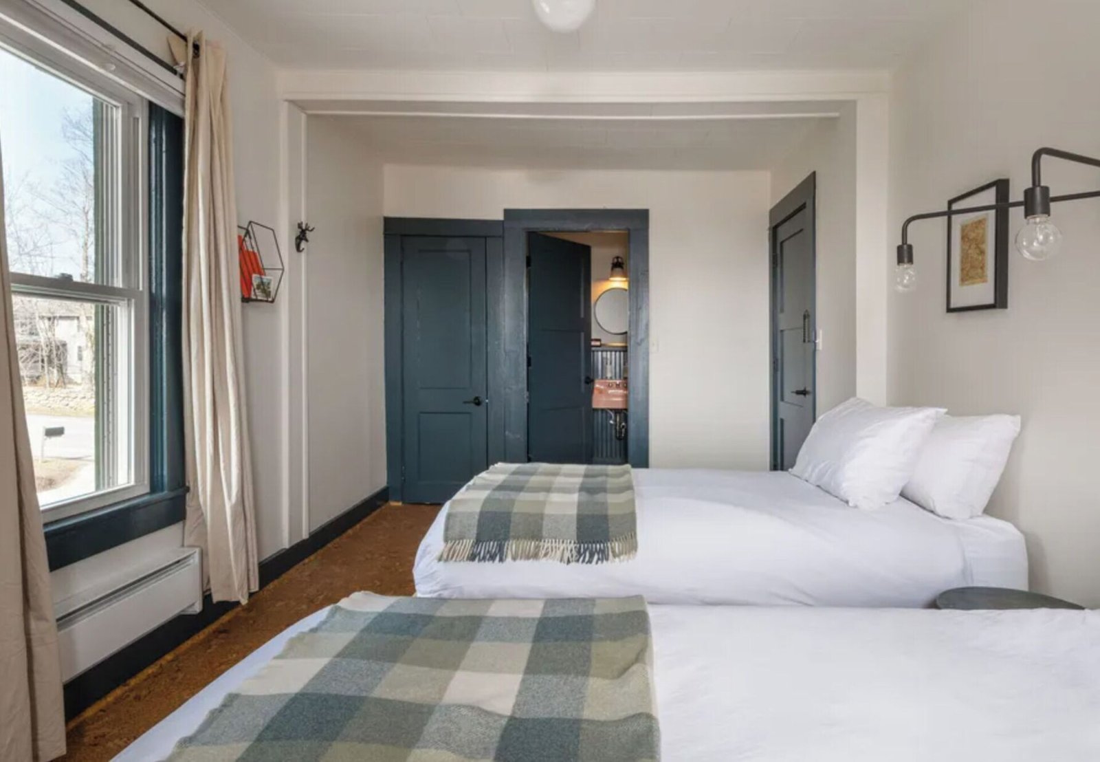 The Arnold House — rooms