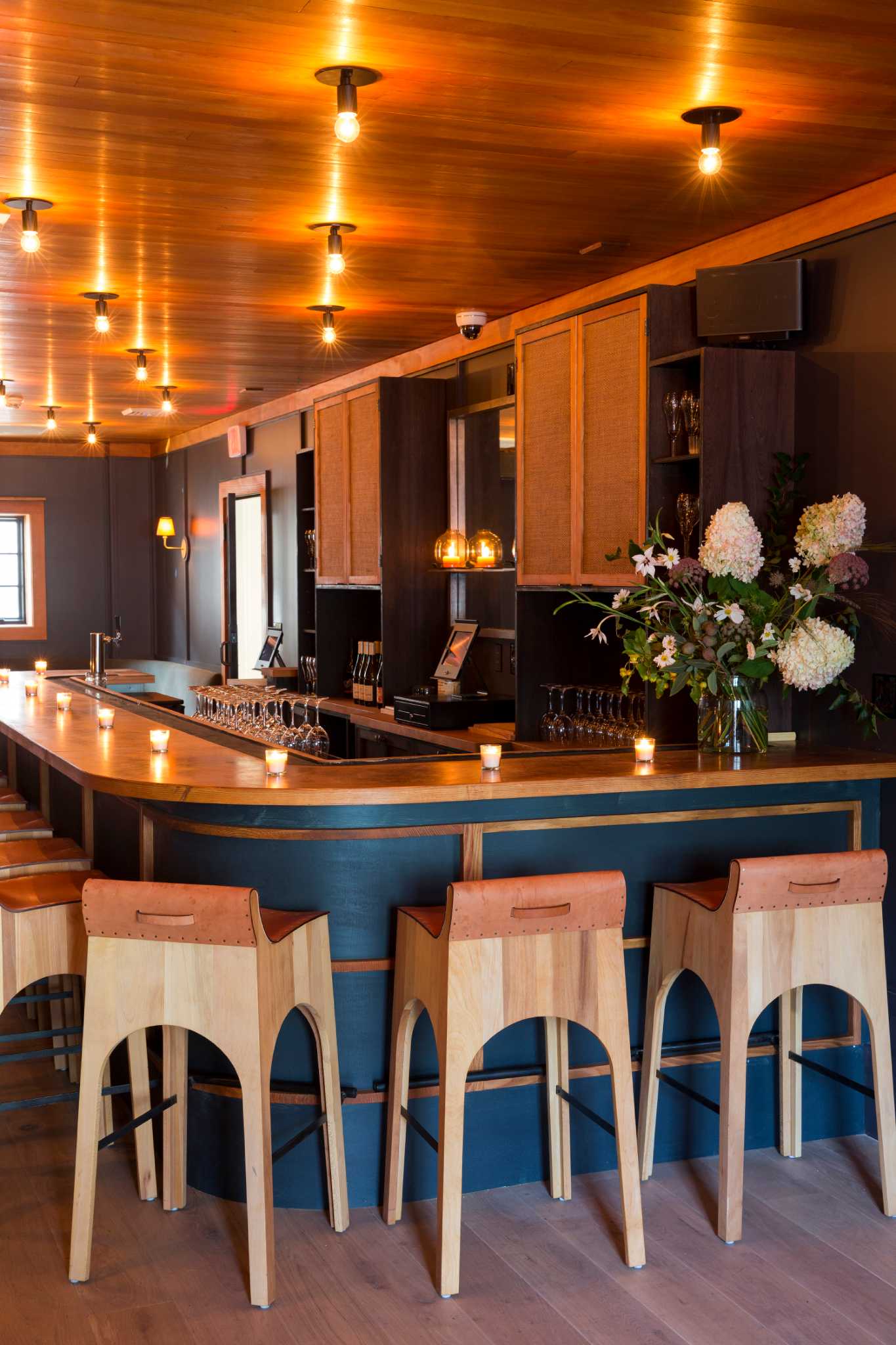Rivertown Lodge — eat & drink