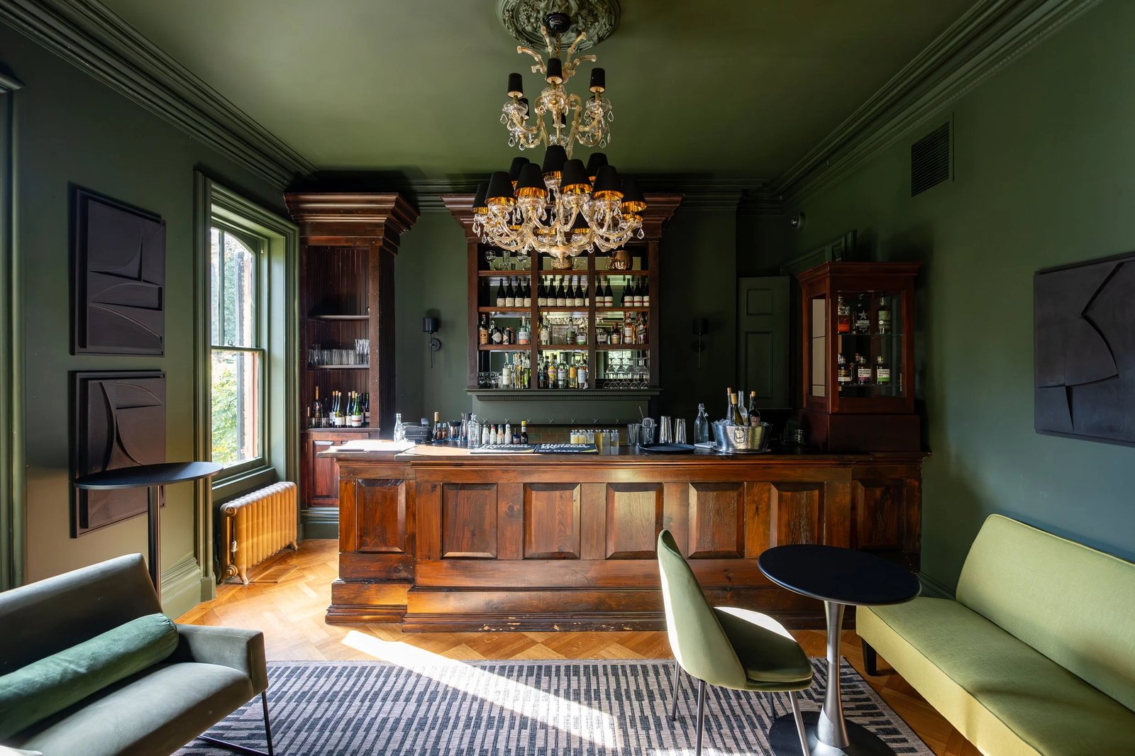 Hutton Brickyards Riverfront Hotel + Venue, edgewood restaurant & parlor bar