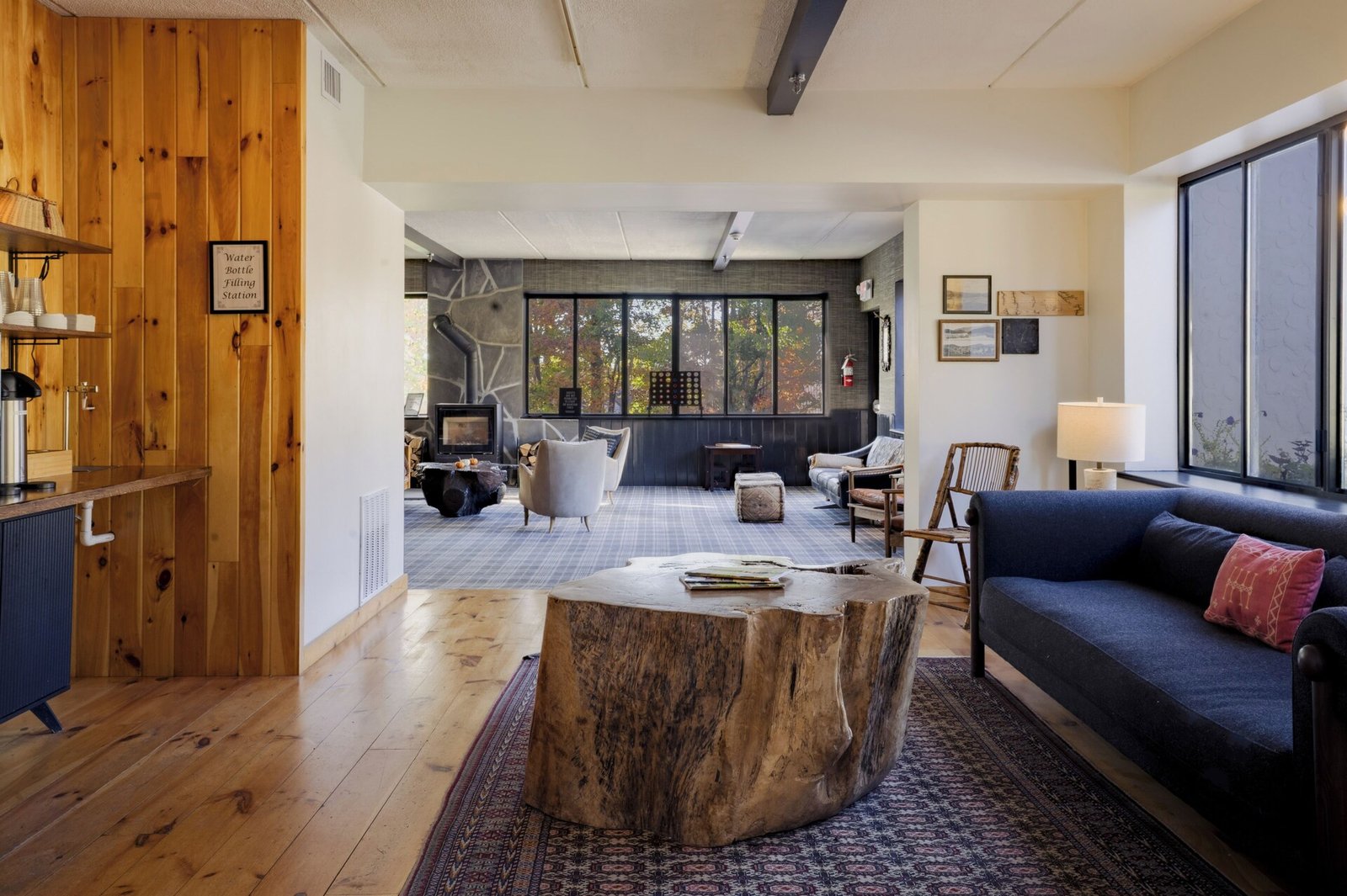 Hunter Lodge Bluebird by Lark — rooms
