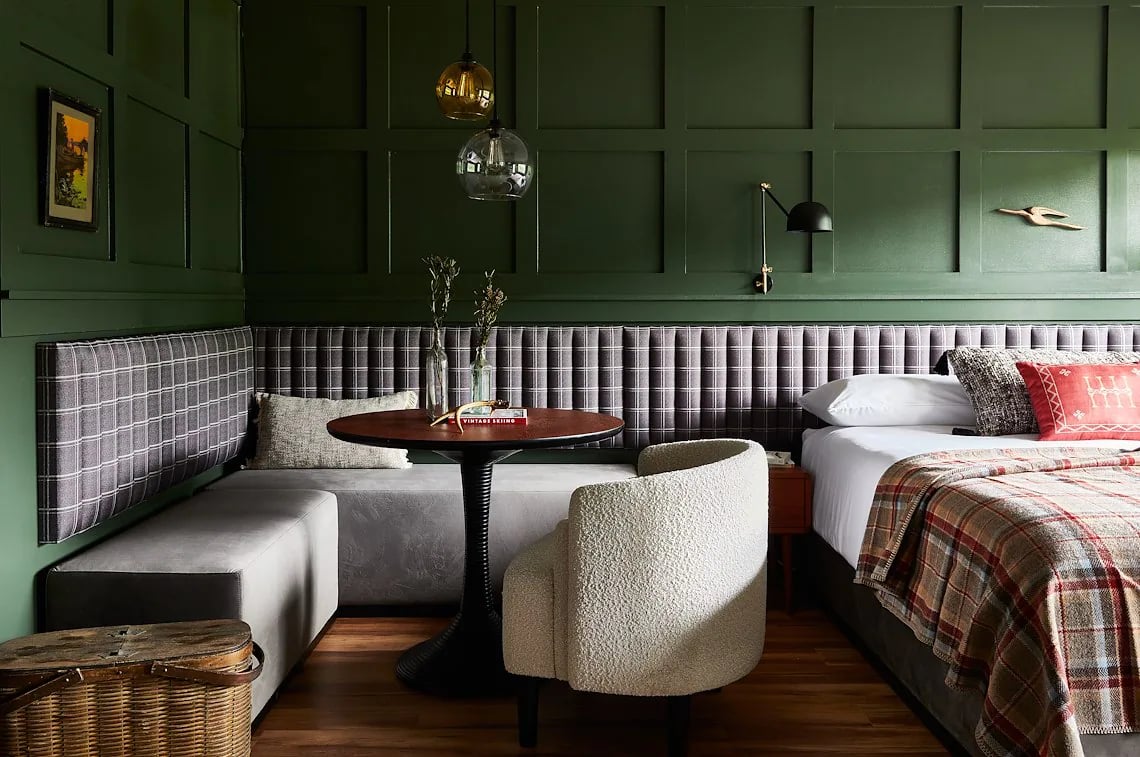 Hunter Lodge Bluebird by Lark — rooms