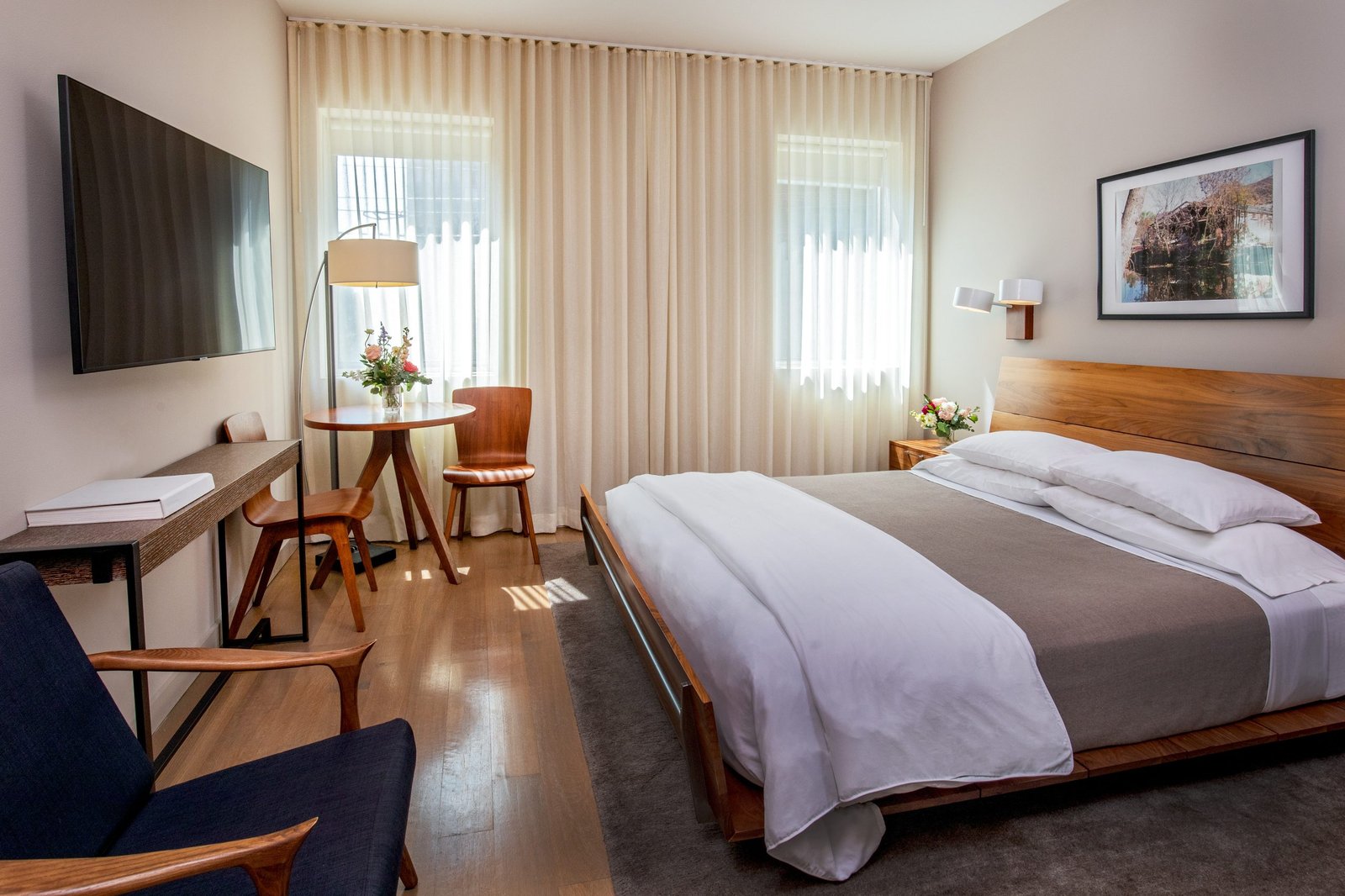 The Roundhouse Hotel — rooms