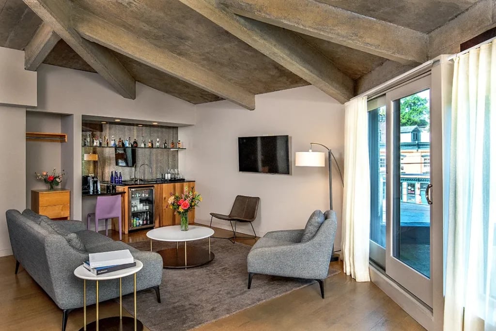 The Roundhouse Hotel — eat & drink