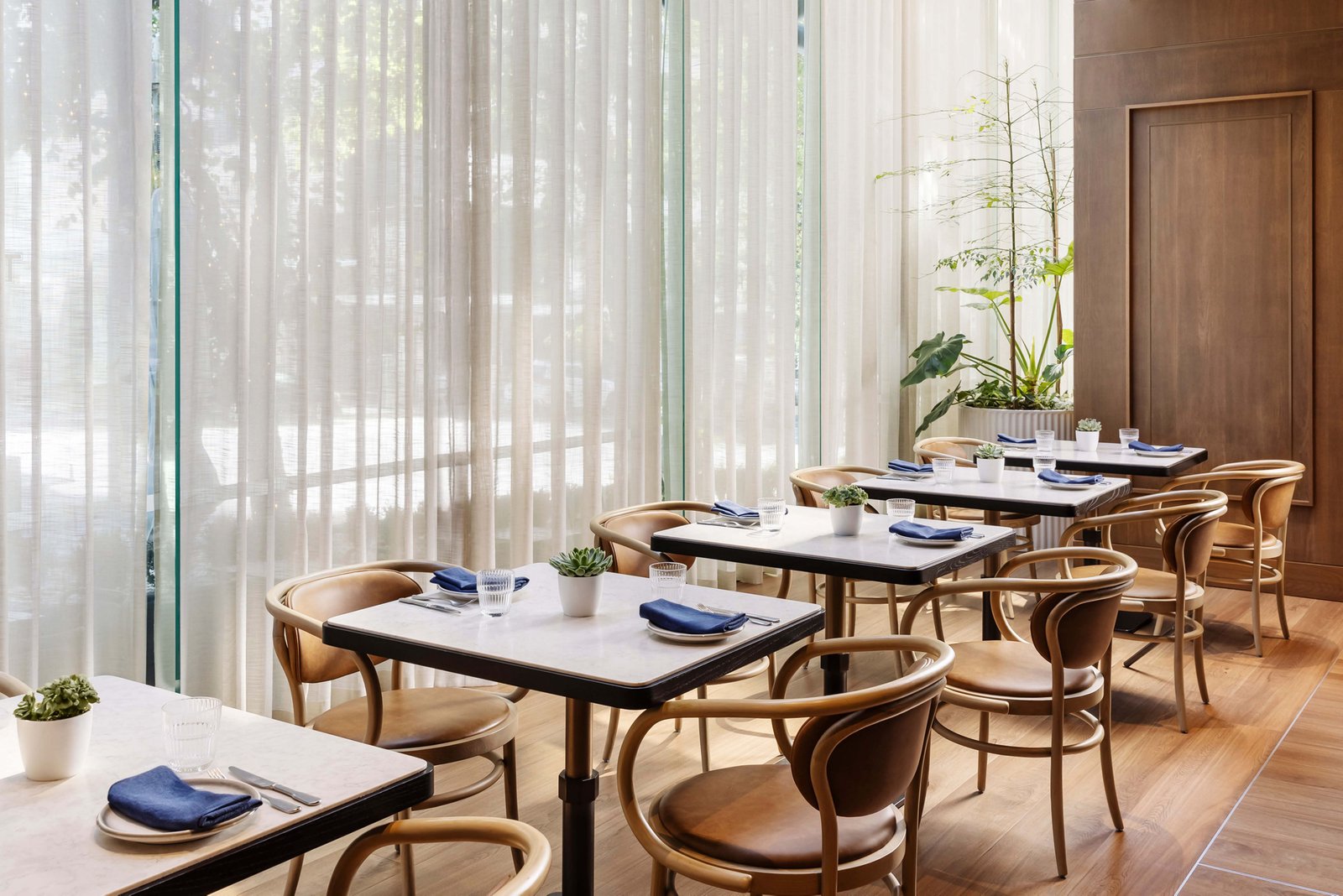 JW Marriott Auckland, trivet