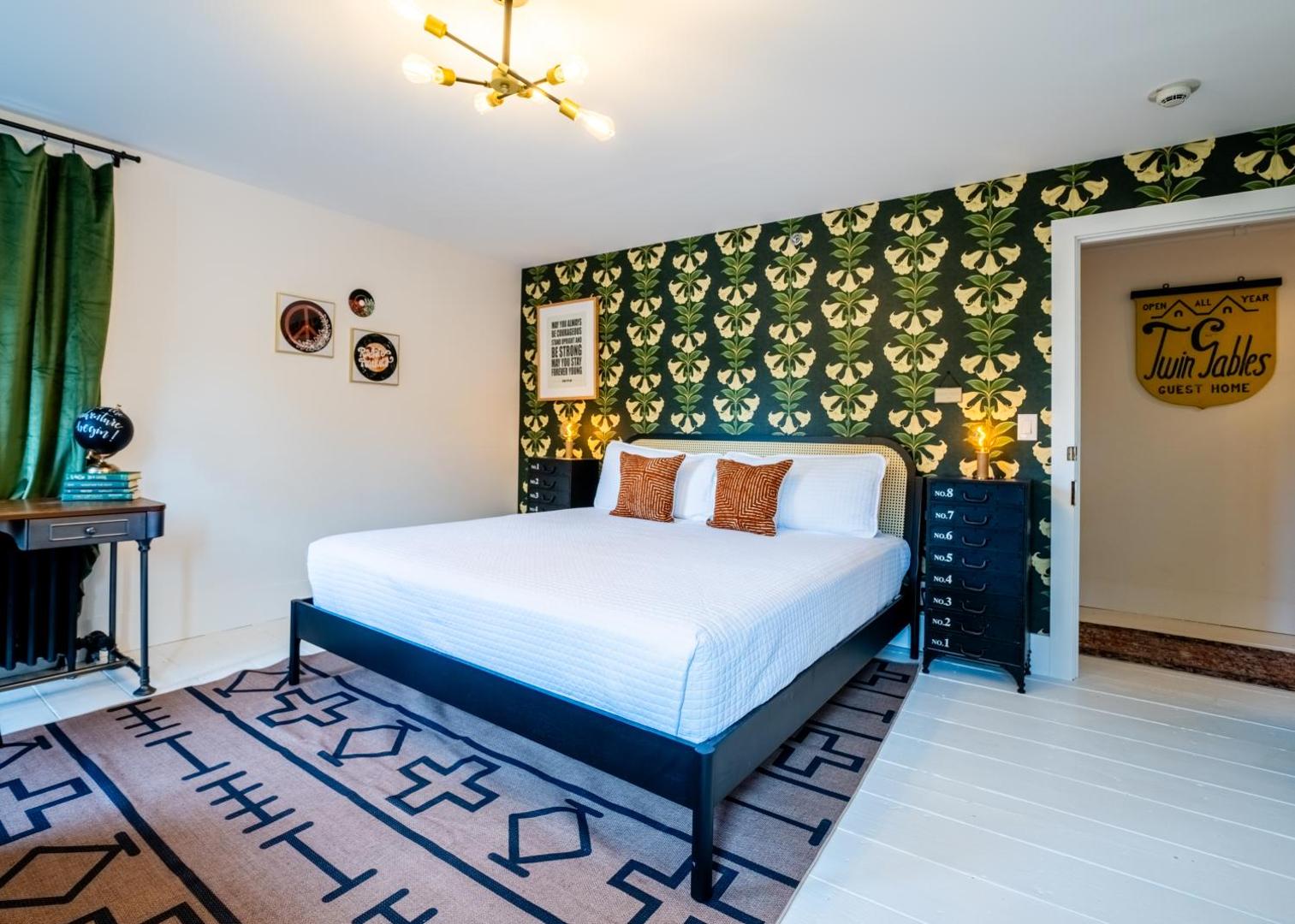 Twin Gables of Woodstock — rooms