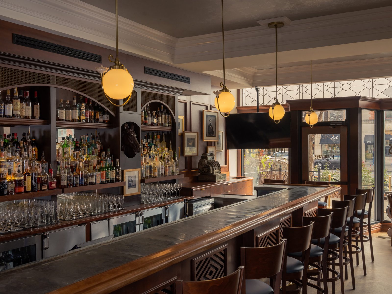 The Adelphi Hotel, morrissey's lounge & bistro