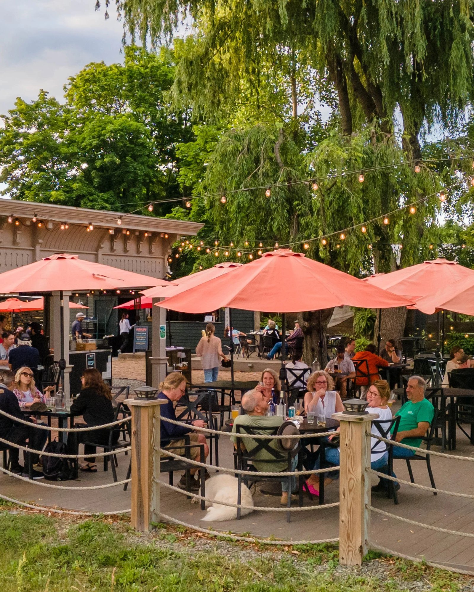 Stewart House Hotel & 1883 Tavern — vibe