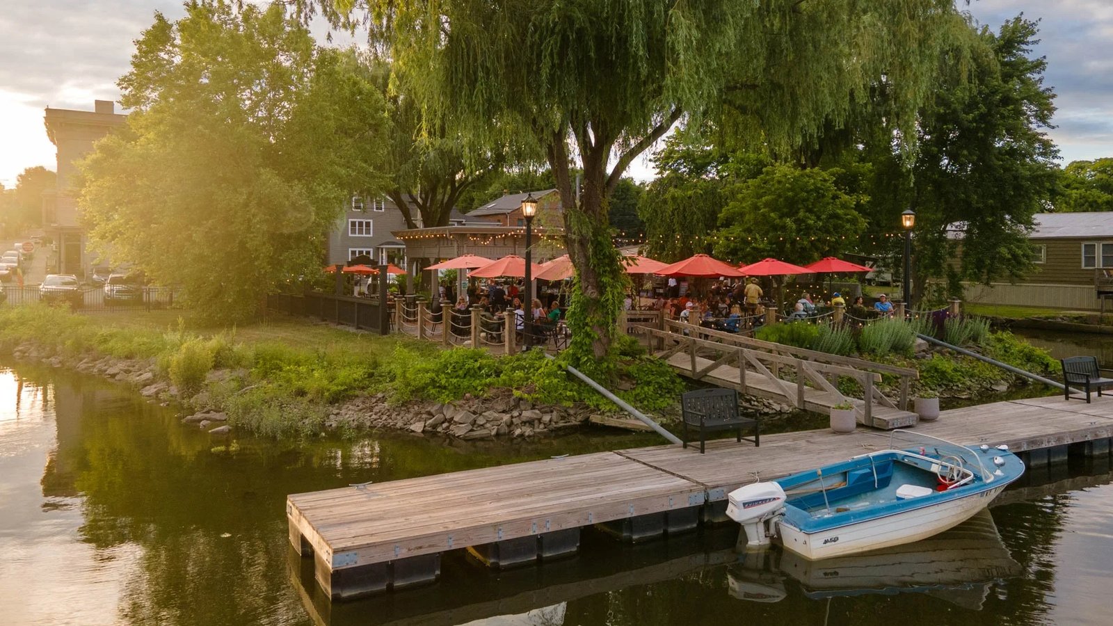 Stewart House Hotel & 1883 Tavern — eat & drink