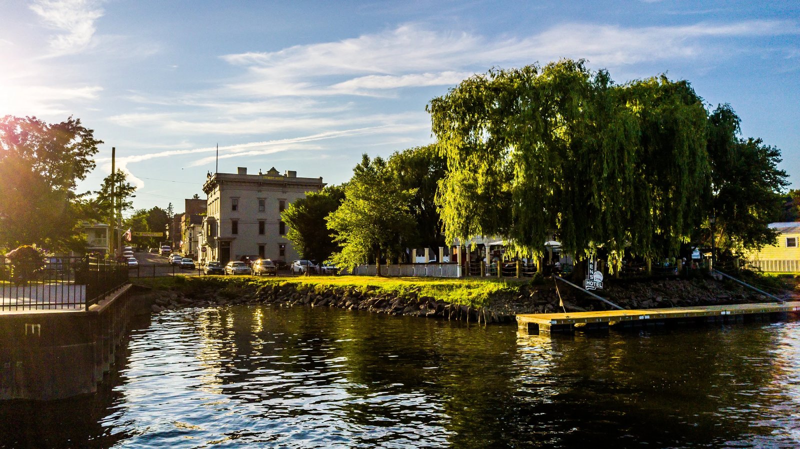 Stewart House Hotel & 1883 Tavern — vibe