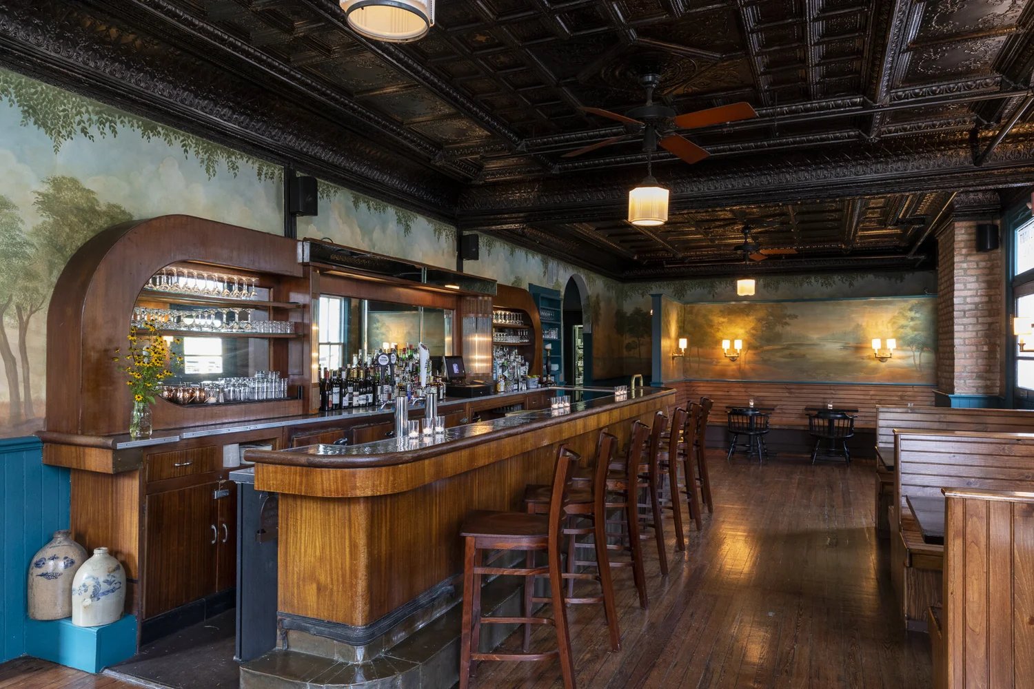 Stewart House Hotel & 1883 Tavern — eat & drink