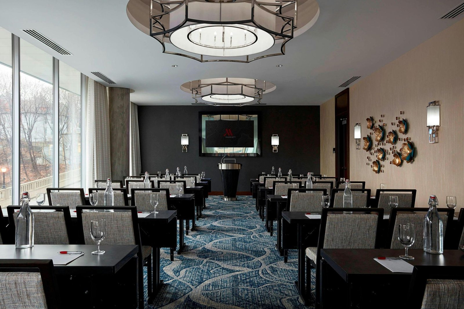 Ithaca Marriott Downtown on the Commons — eat & drink