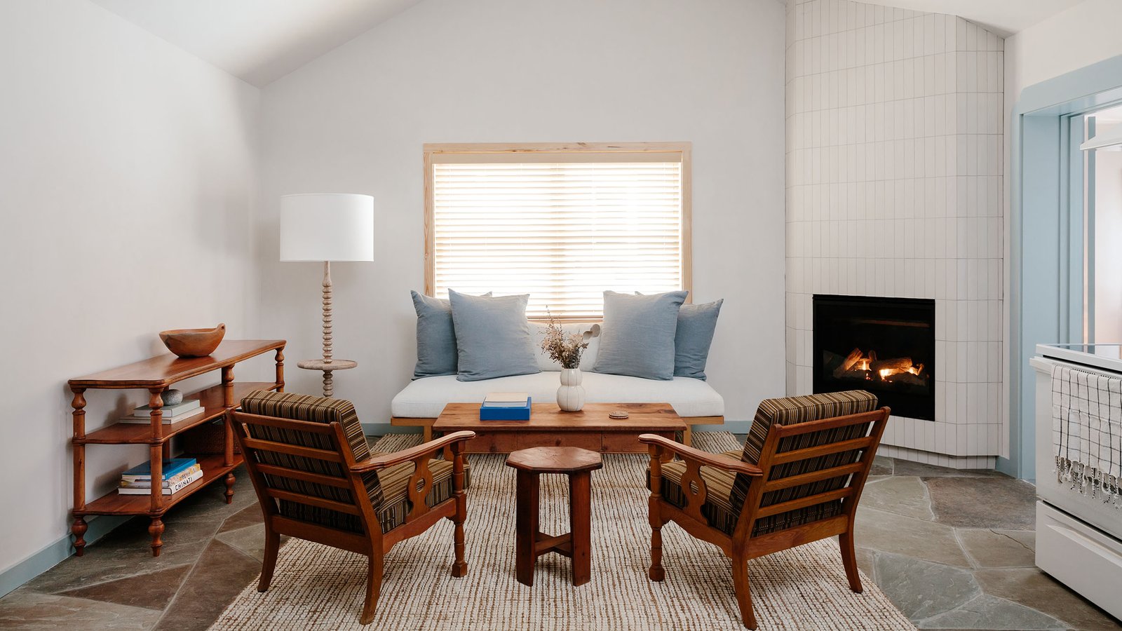 Daunt's Albatross Motel — eat & drink