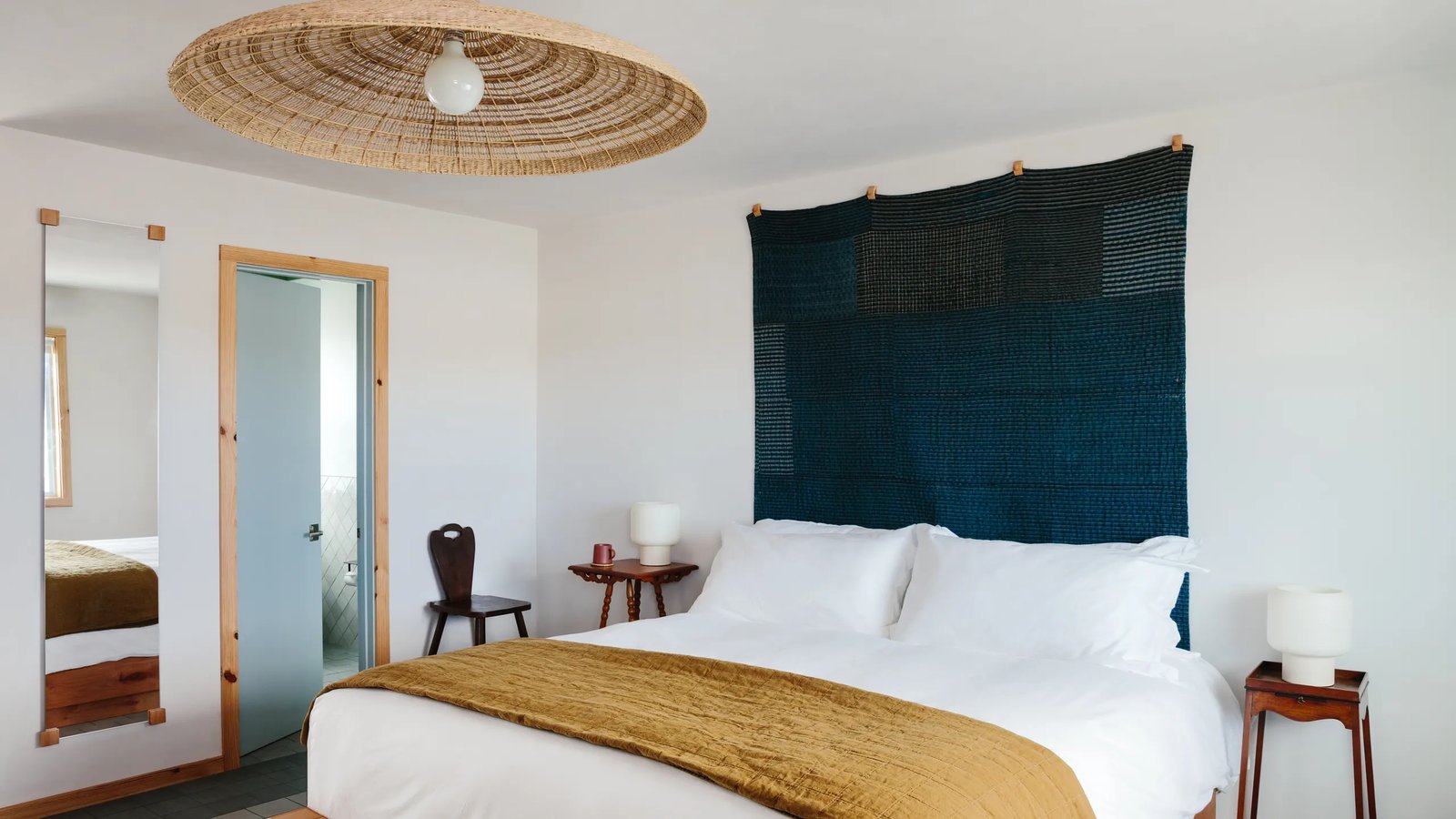 Daunt's Albatross Motel — rooms
