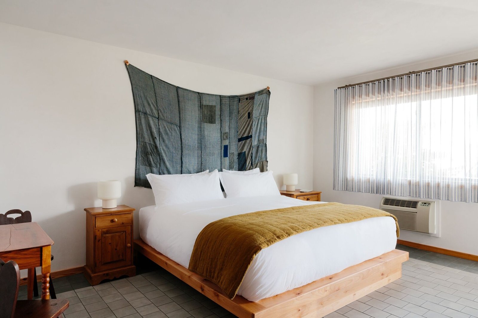 Daunt's Albatross Motel — rooms