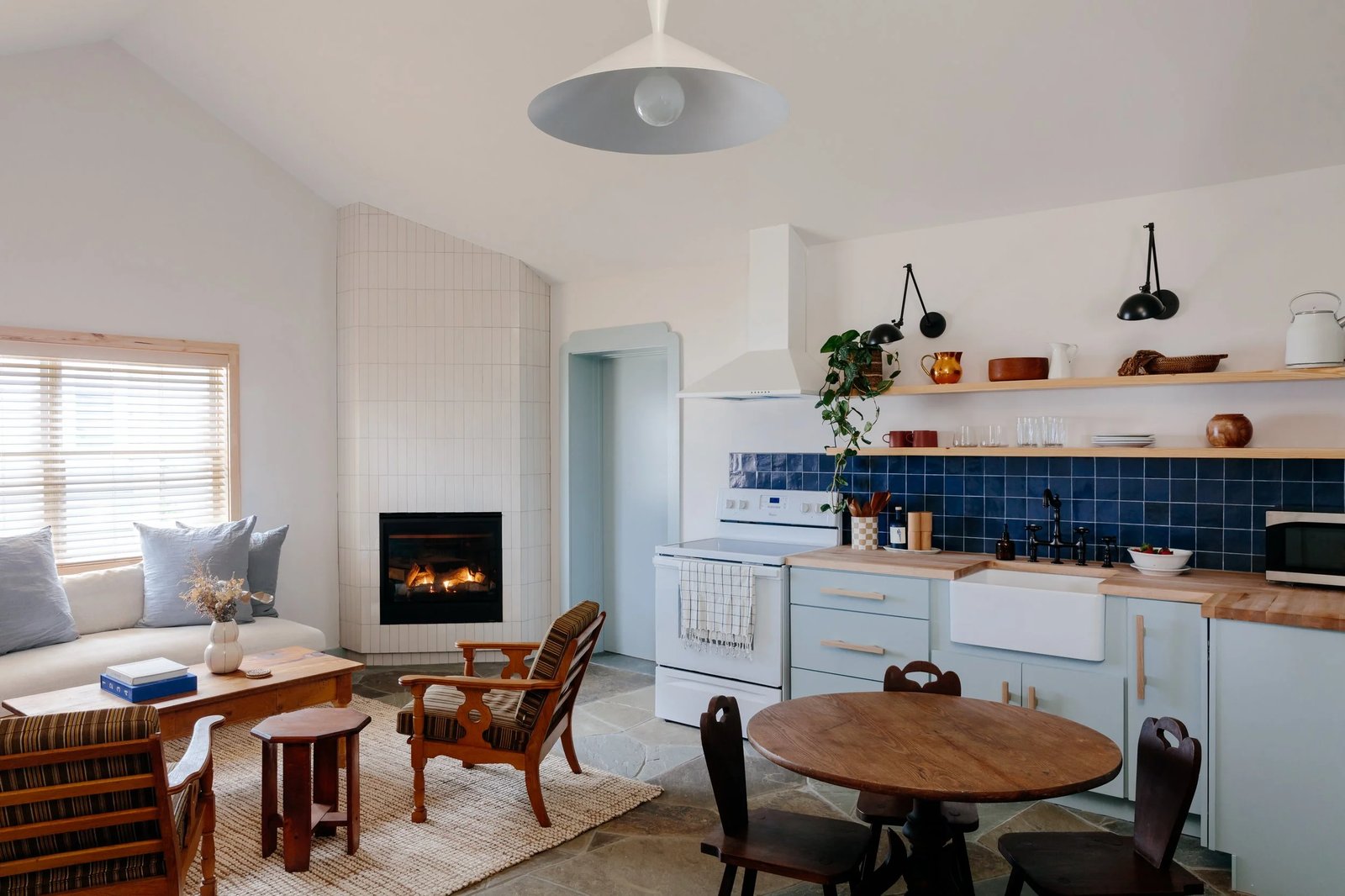 Daunt's Albatross Motel — rooms
