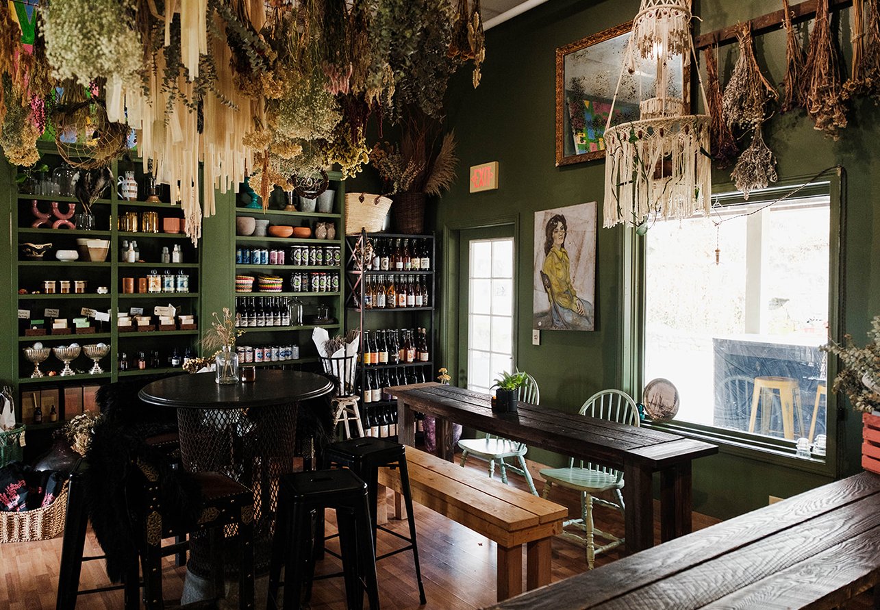 New Paltz Way Hotel — eat & drink