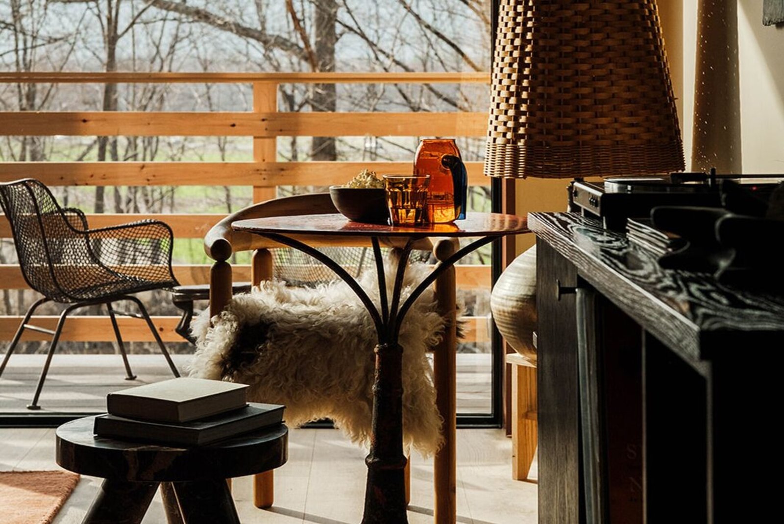 New Paltz Way Hotel — vibe