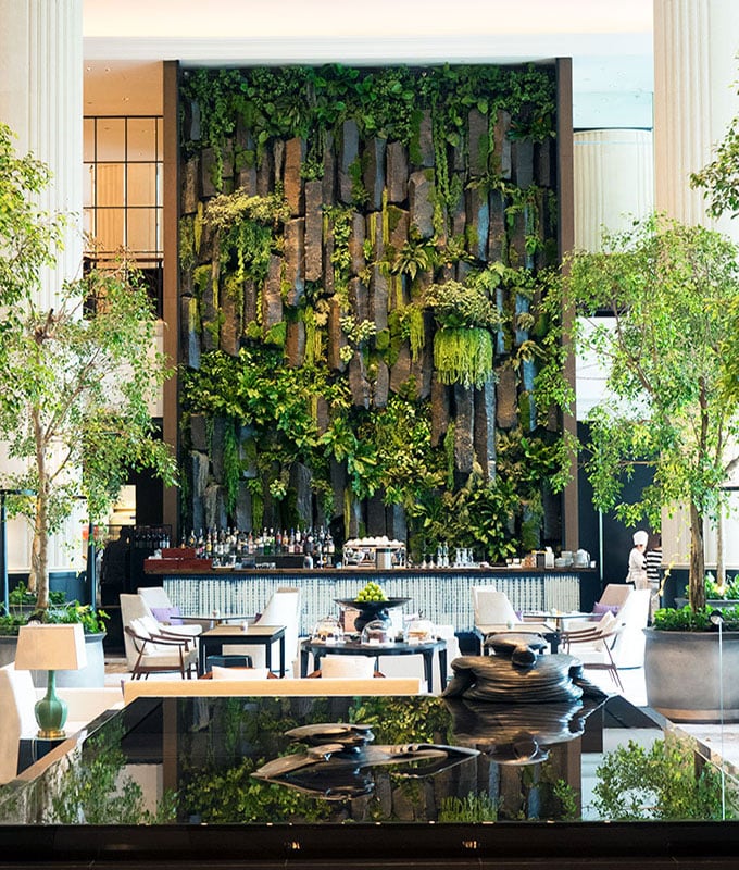 Shangri-La Singapore, at the table