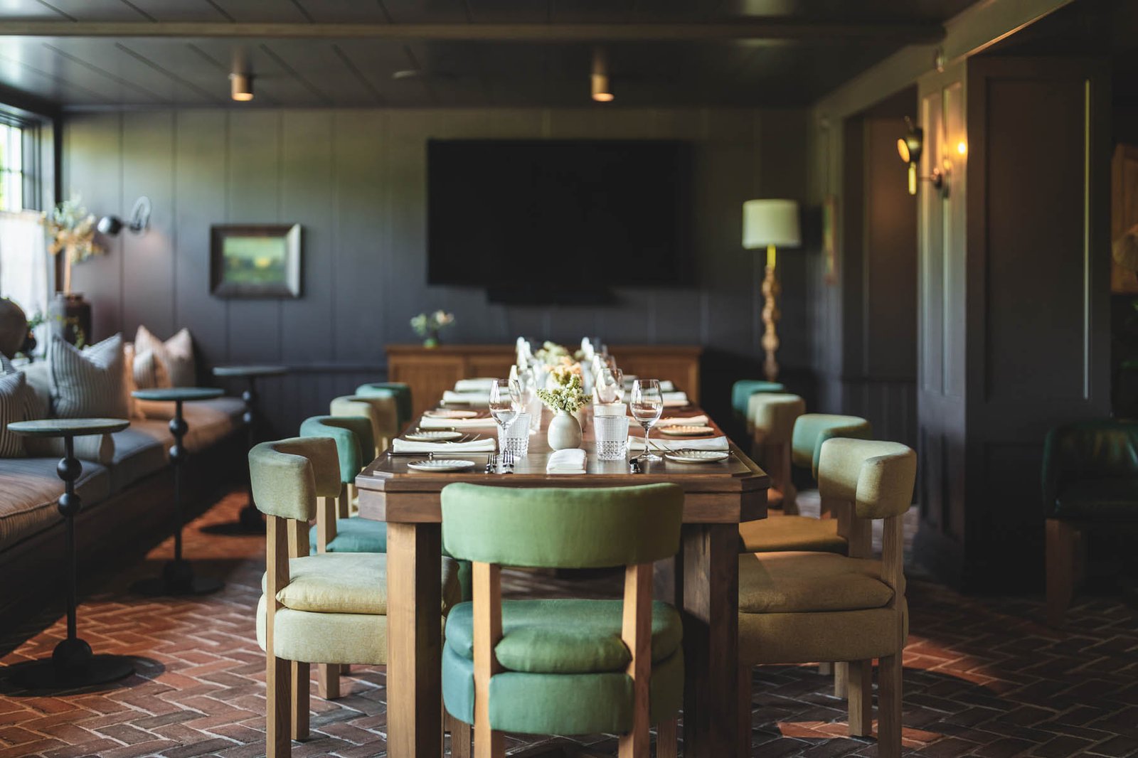 Canoe Place Inn & Cottages, good ground tavern