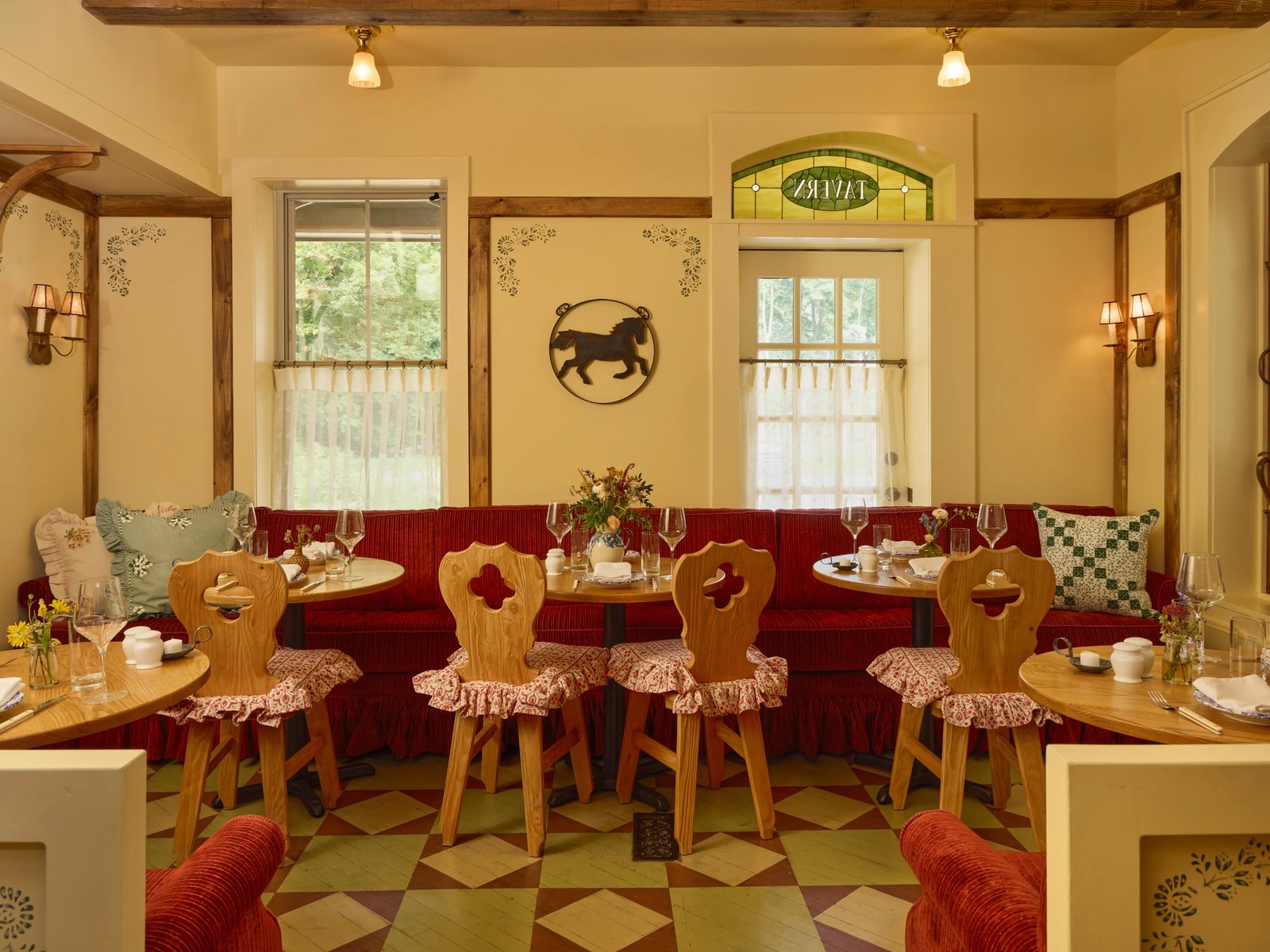 Six Bells Countryside Inn and The Feathers Tavern